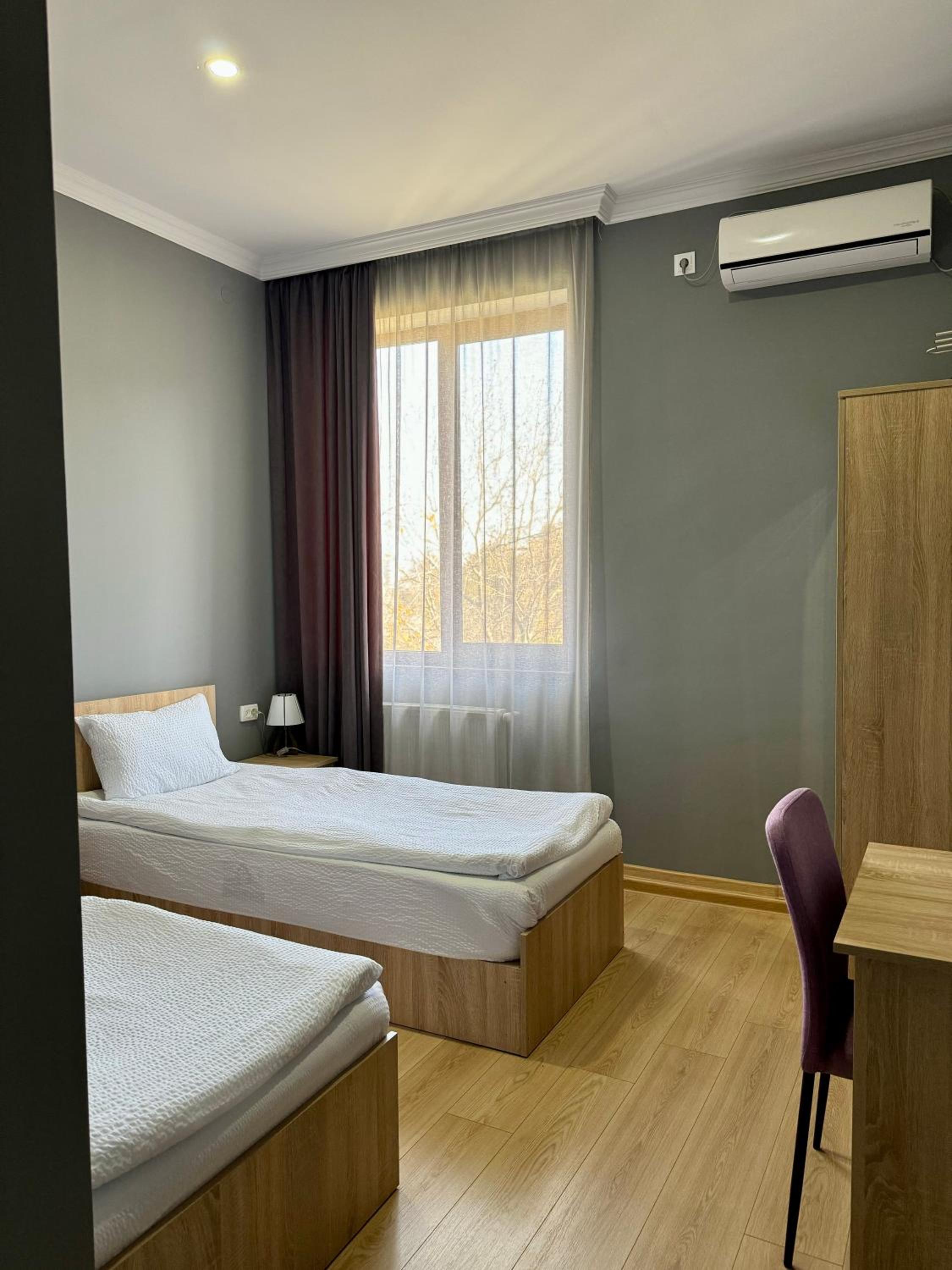 Standard Double or Twin Room - Photo 1