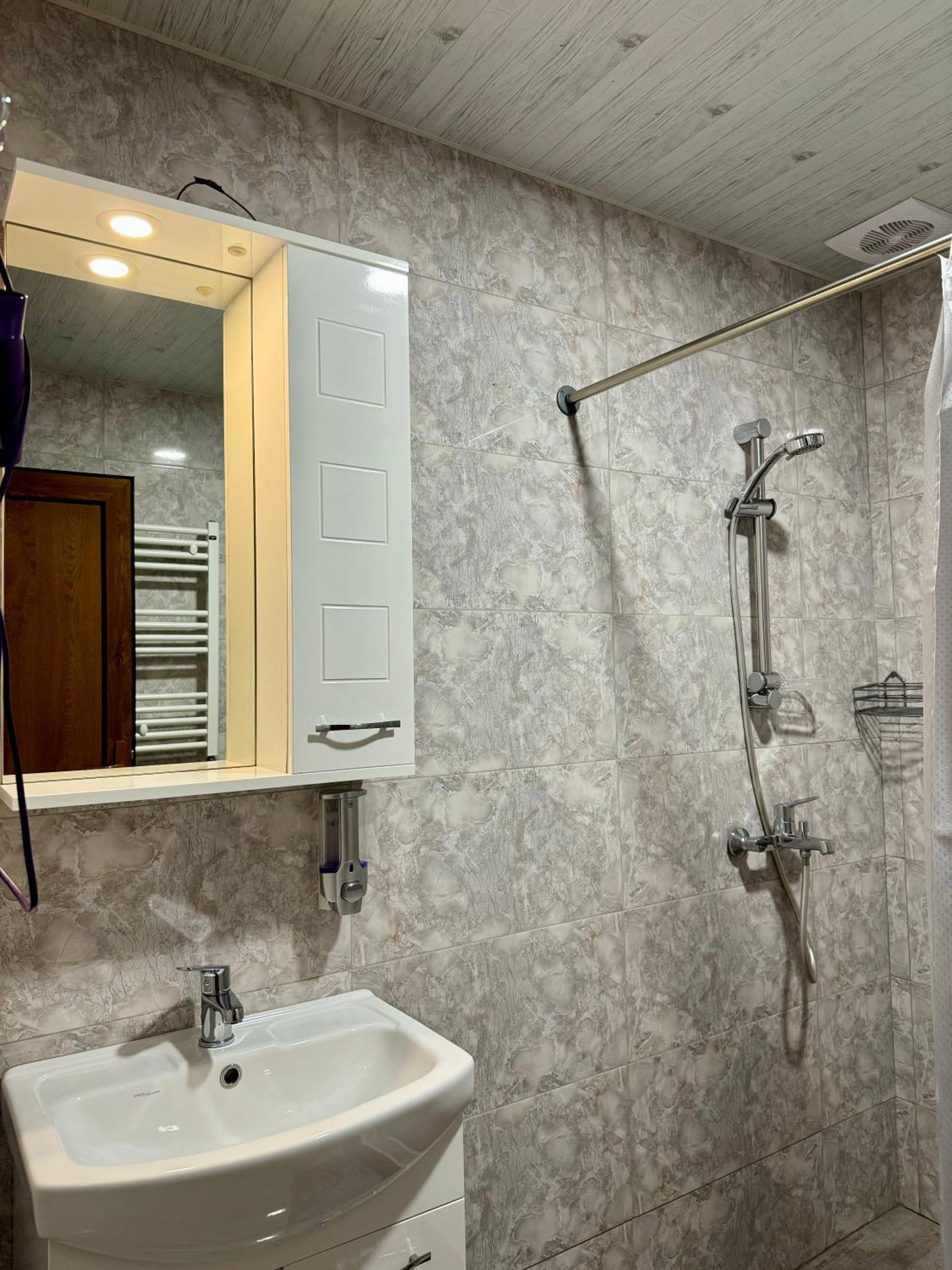 Standard Double Room - Photo 3