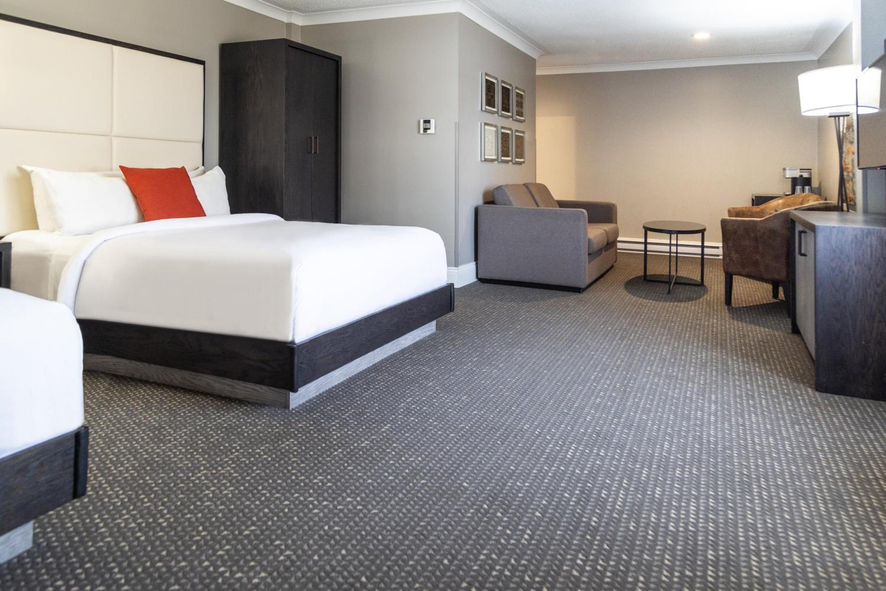 Premium Family Room with Two Queen Beds and River View - Photo 1