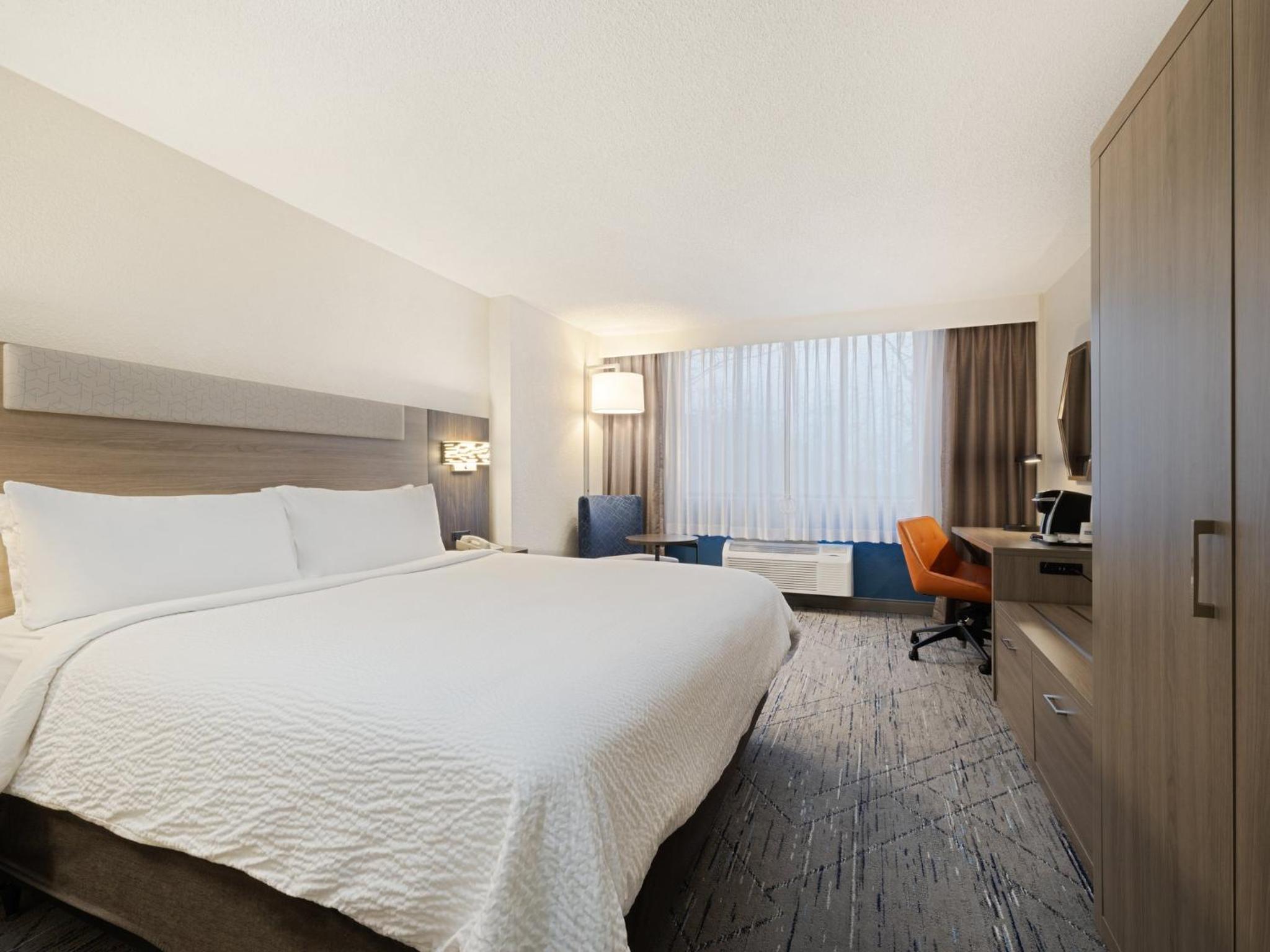 Standard King Room - Photo 4