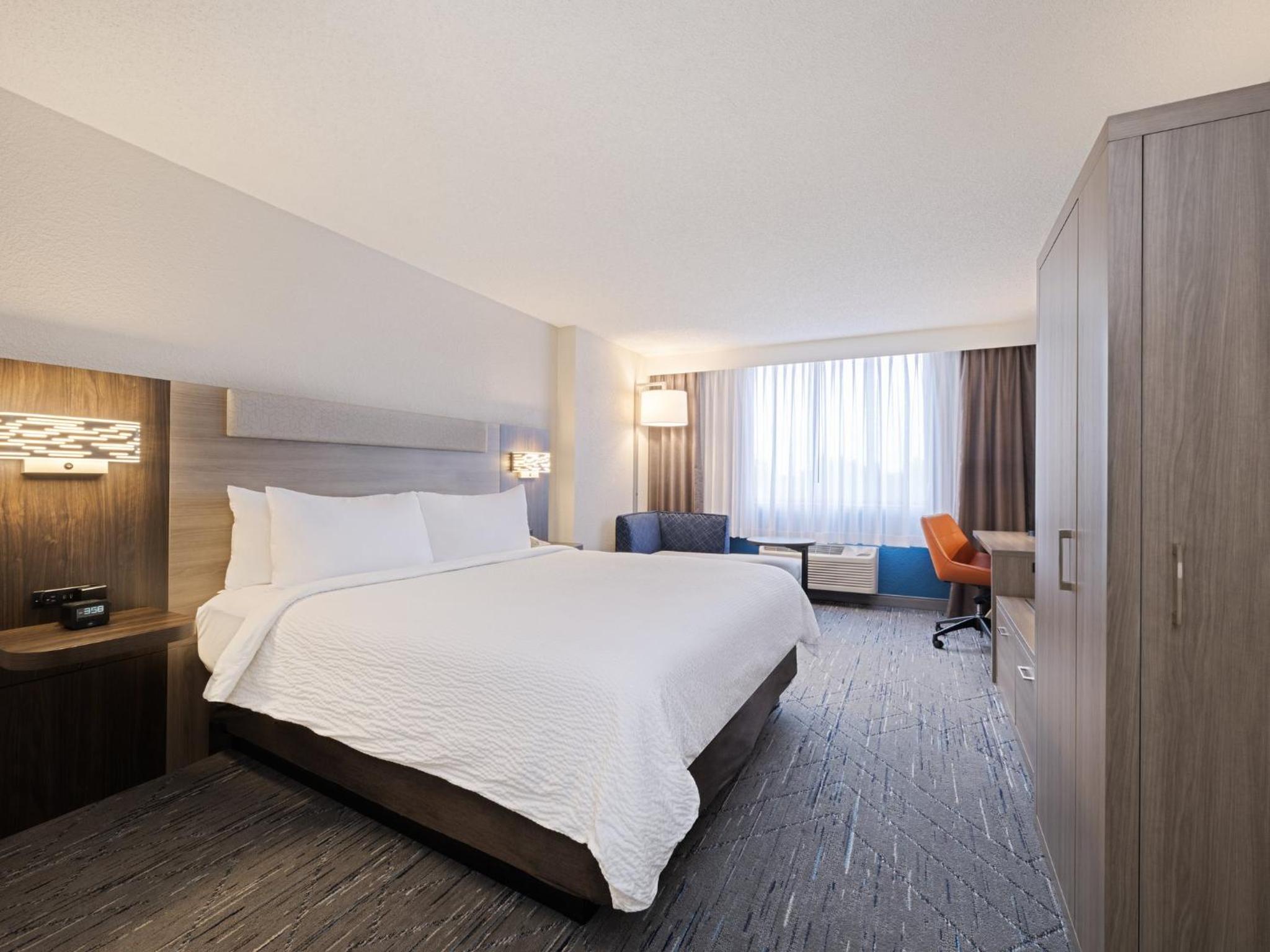 Standard King Room - Photo 3