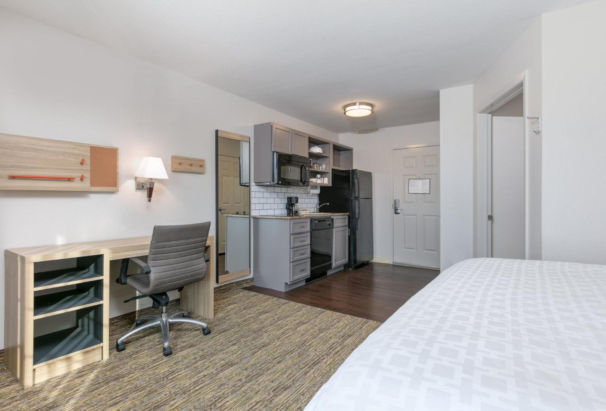 King Studio Suite - Photo 6