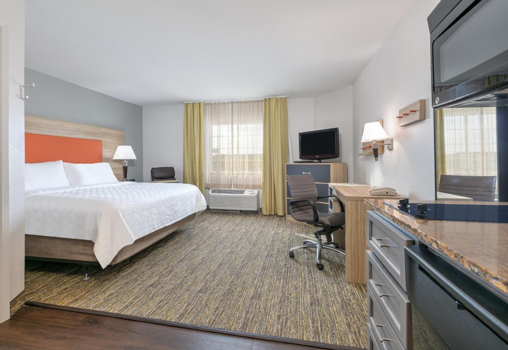 King Studio Suite - Photo 3
