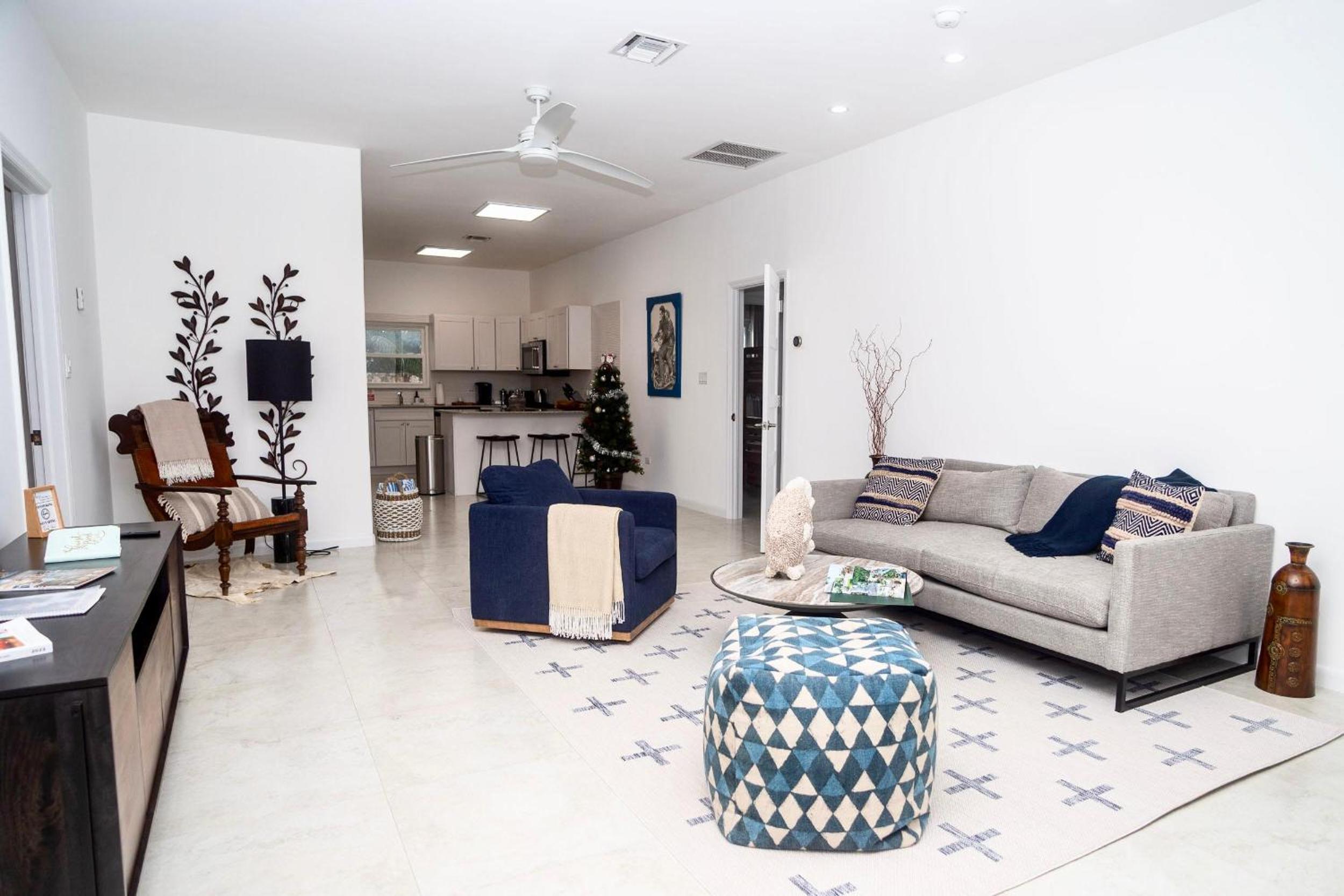 Three-Bedroom Apartment photo 1