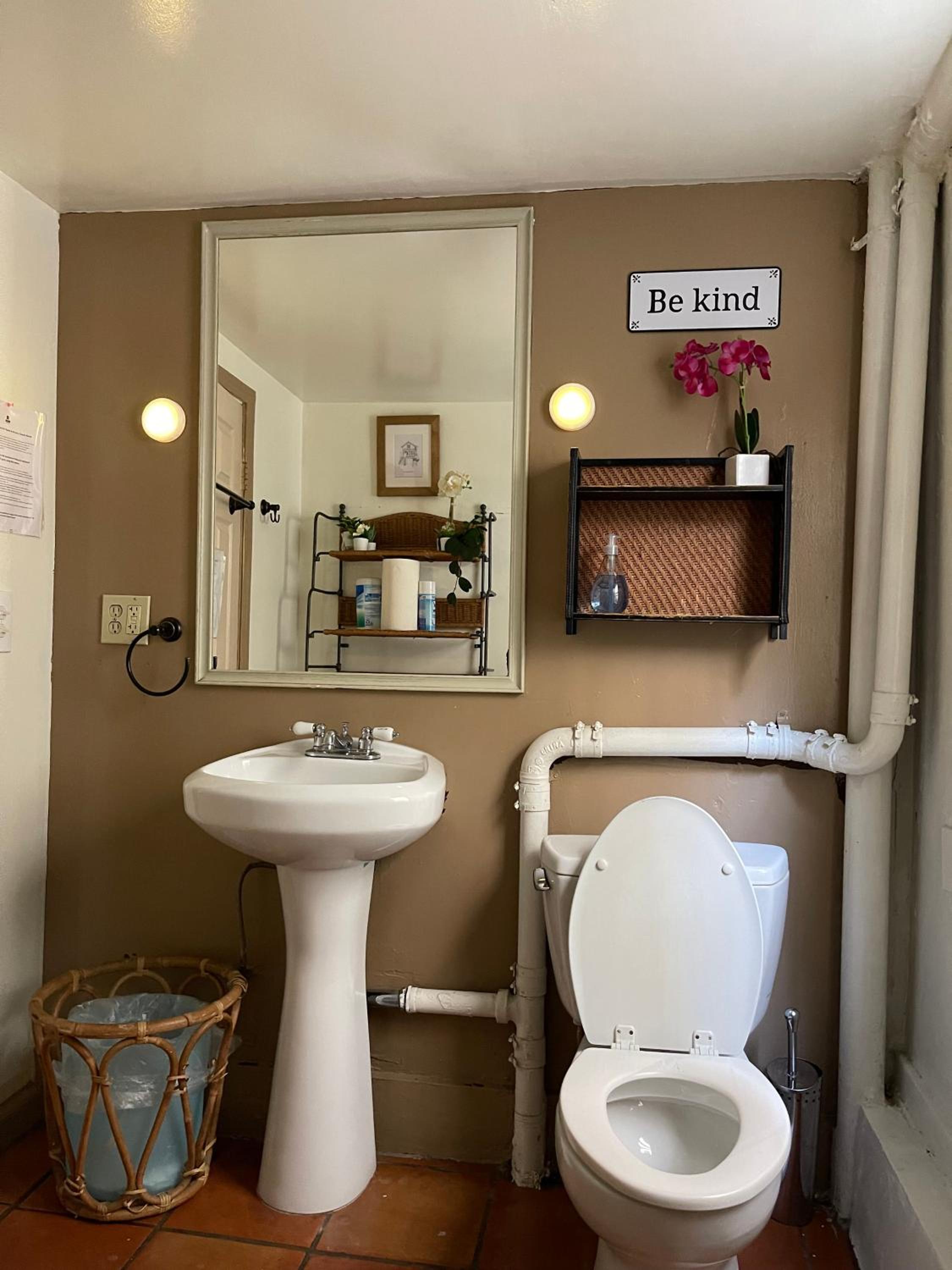 Standard Double Room with Shared Bathroom photo 2