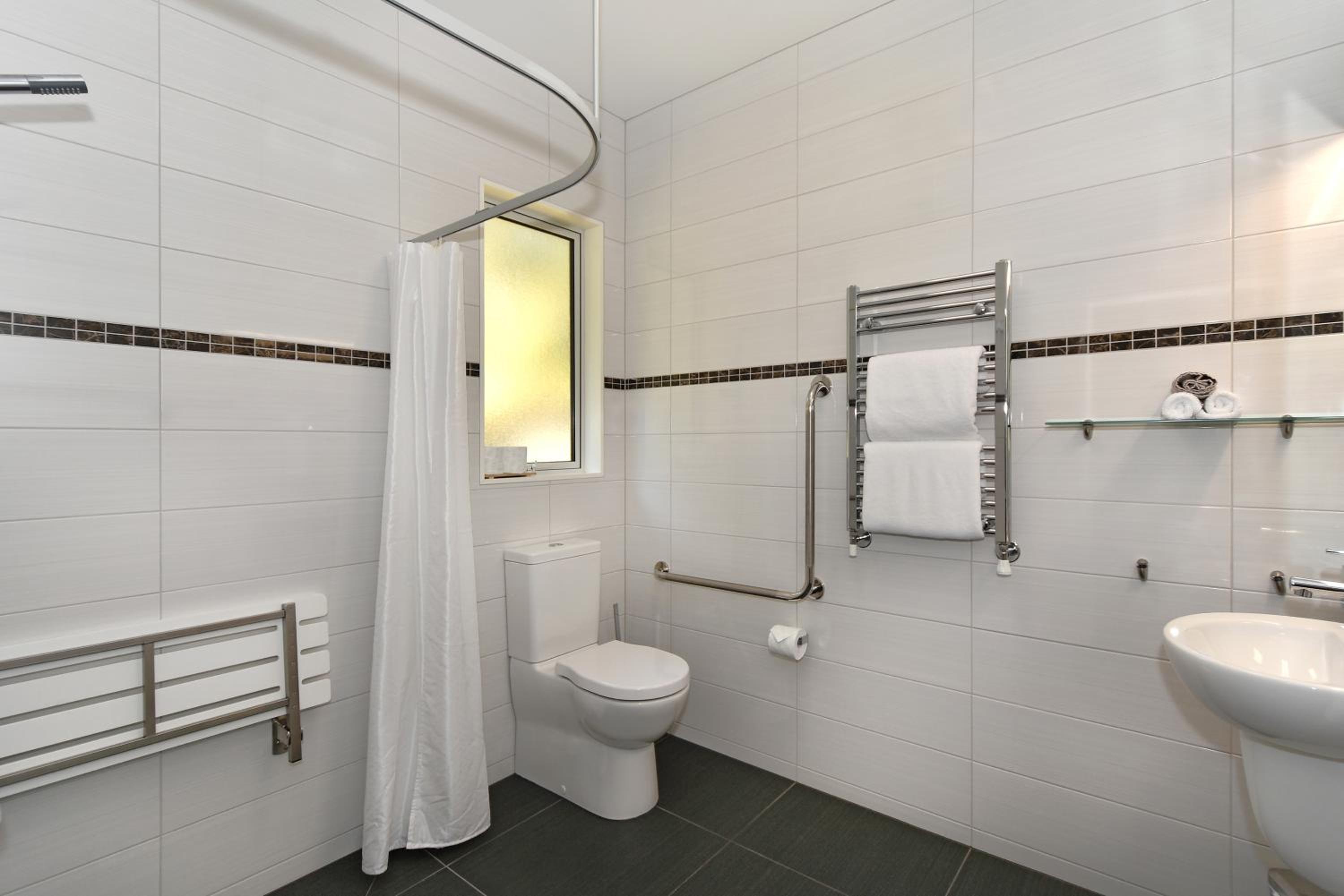 Executive Studio (3 Adults)