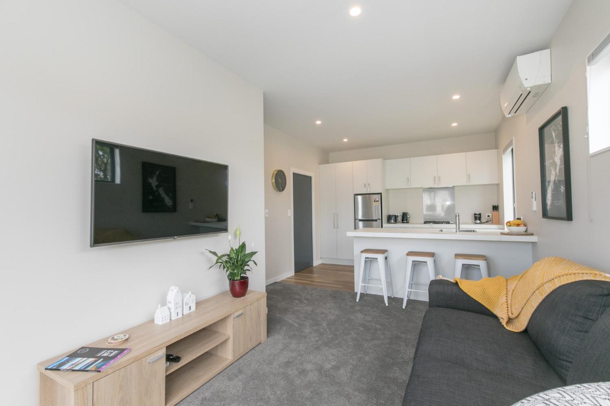 One-Bedroom House photo 1