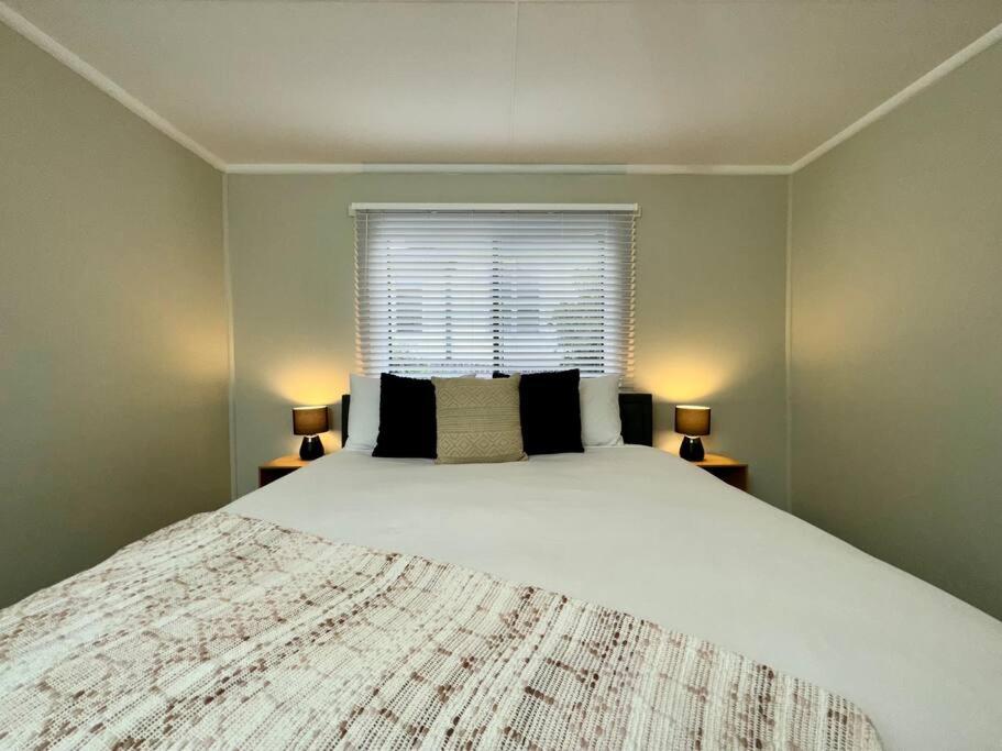 Three-Bedroom House photo 2