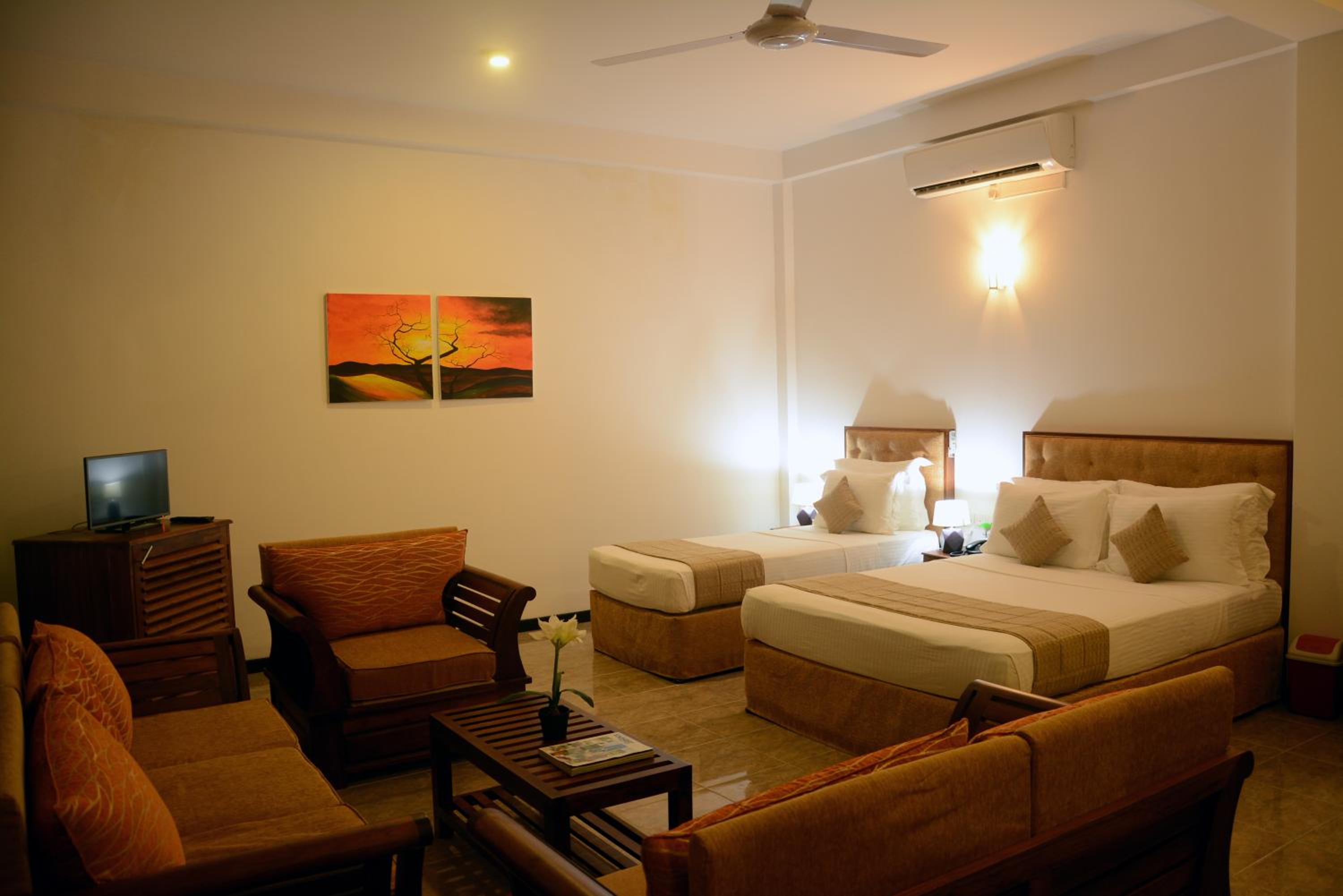 Deluxe Family Room photo 3