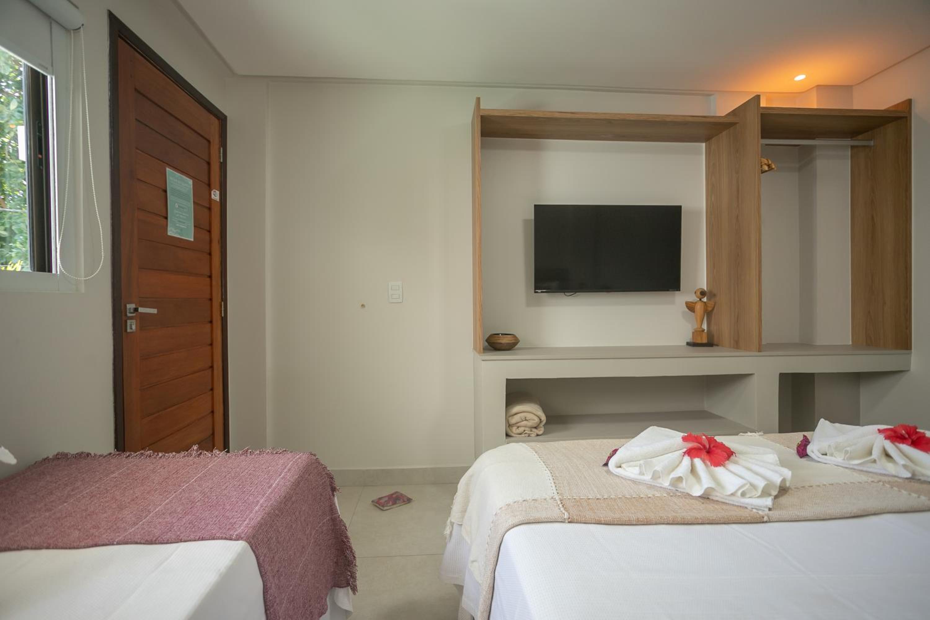 Deluxe Triple Room - Photo 12