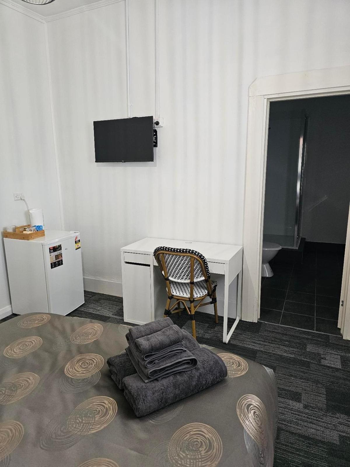 Queen Room - Photo 5