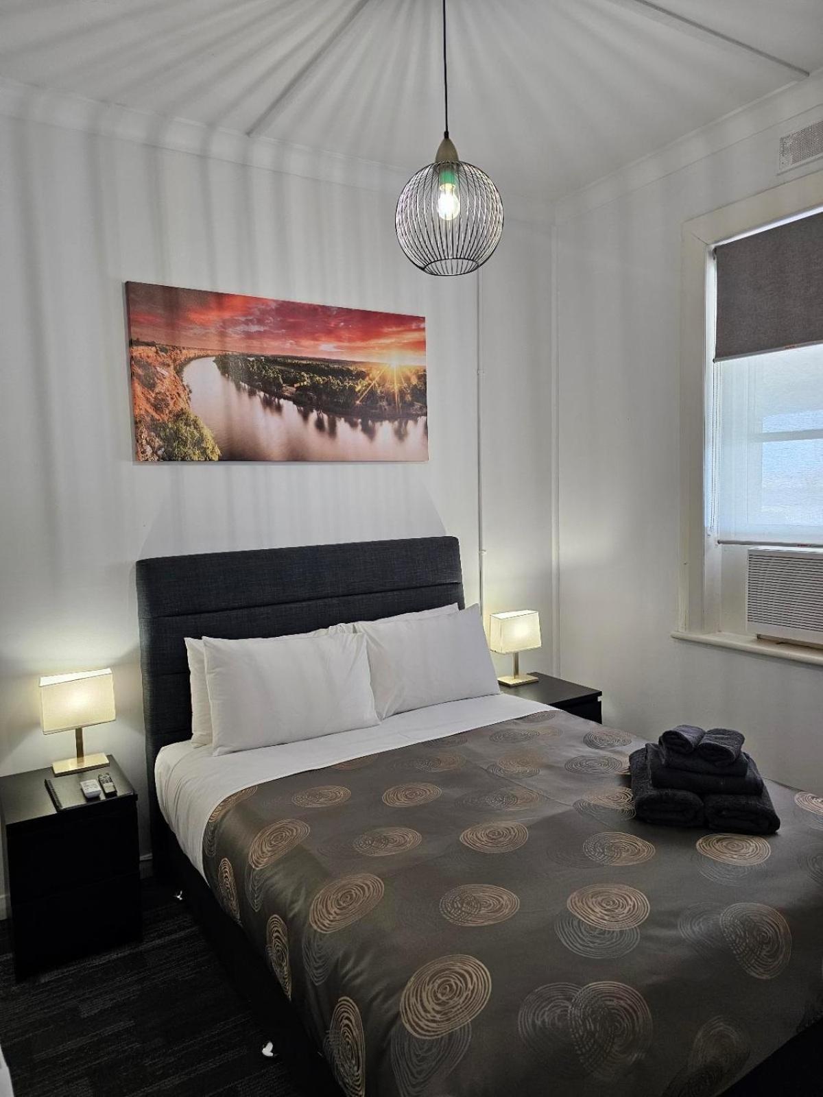 Queen Room - Photo 4