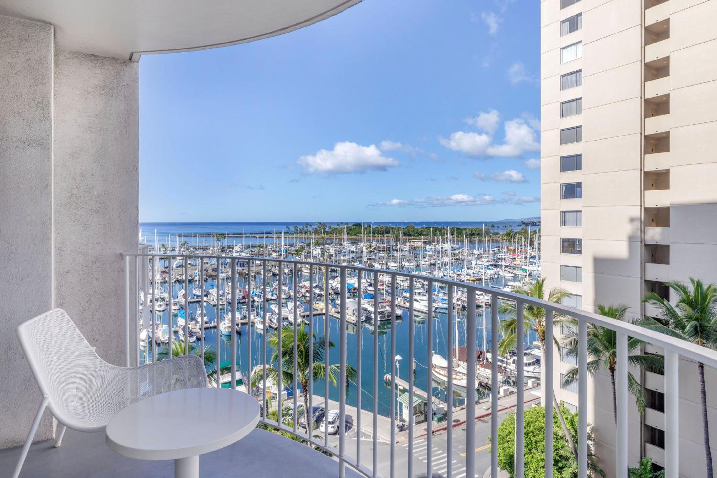 Premier King Room with Partial Ocean View - Photo 2