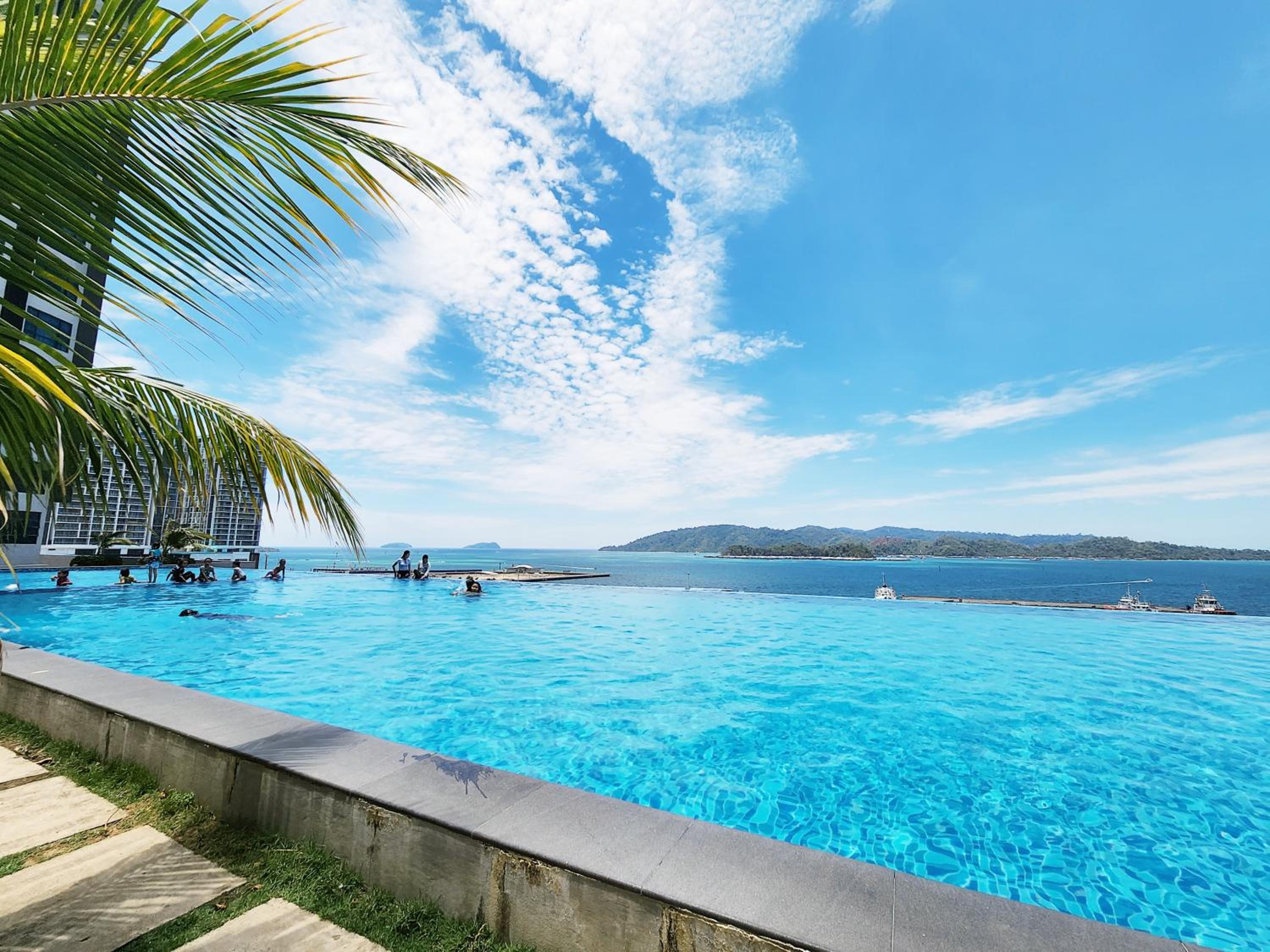 Suite with Pool View - Photo 33