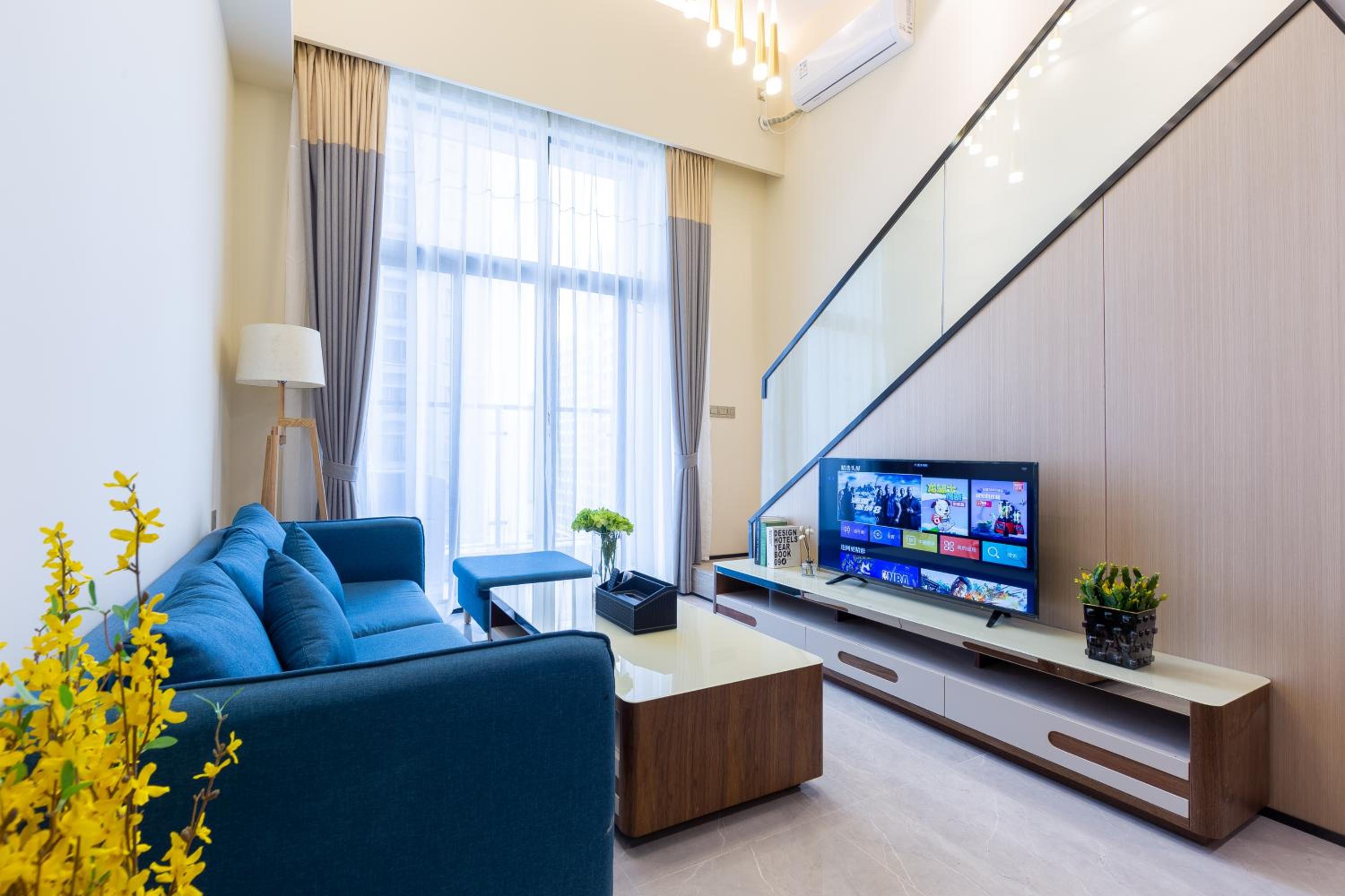 Deluxe One-Bedroom Suite photo 1