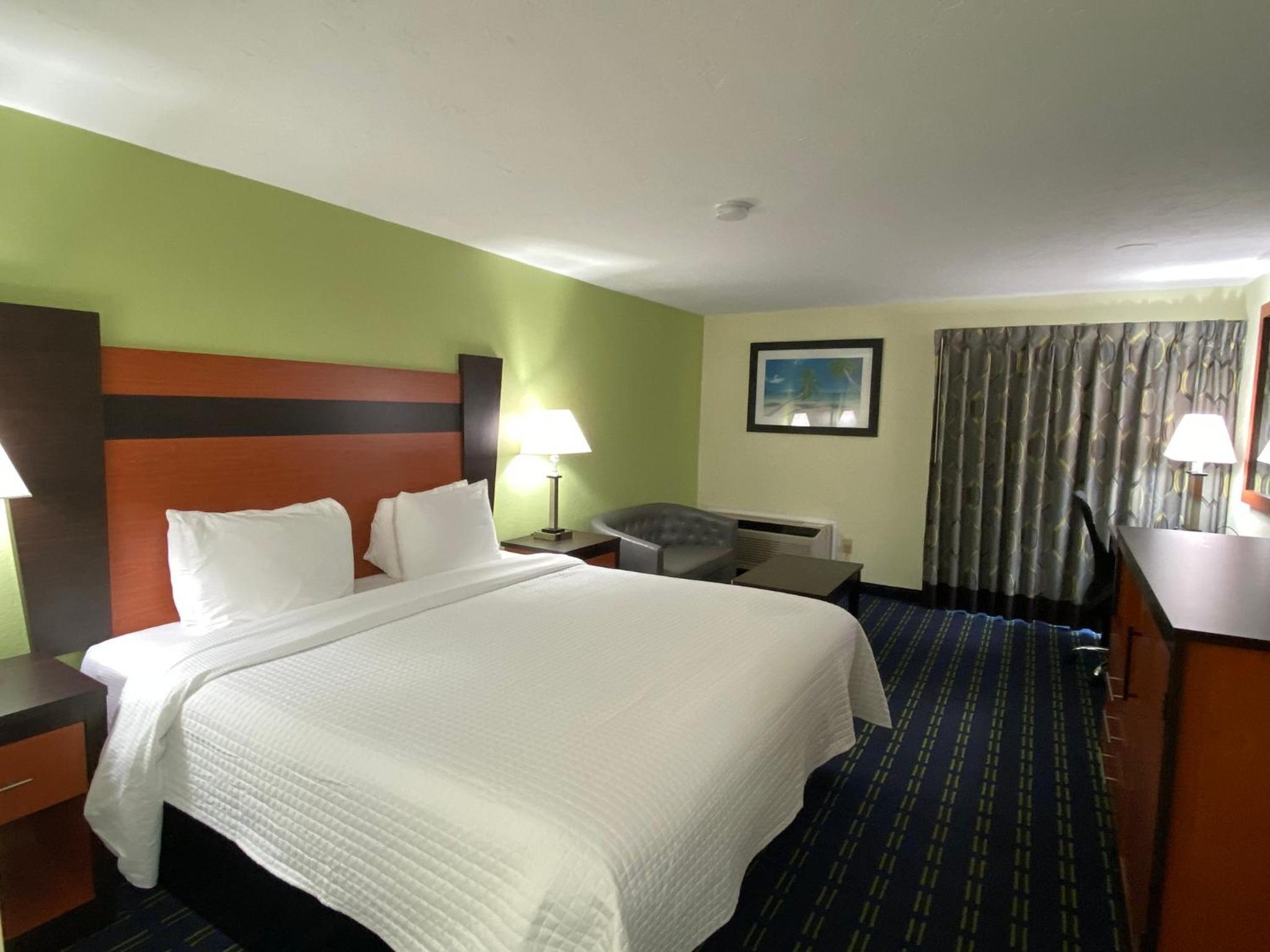  Standard King Room with Sofa Smoke Free - Photo 14