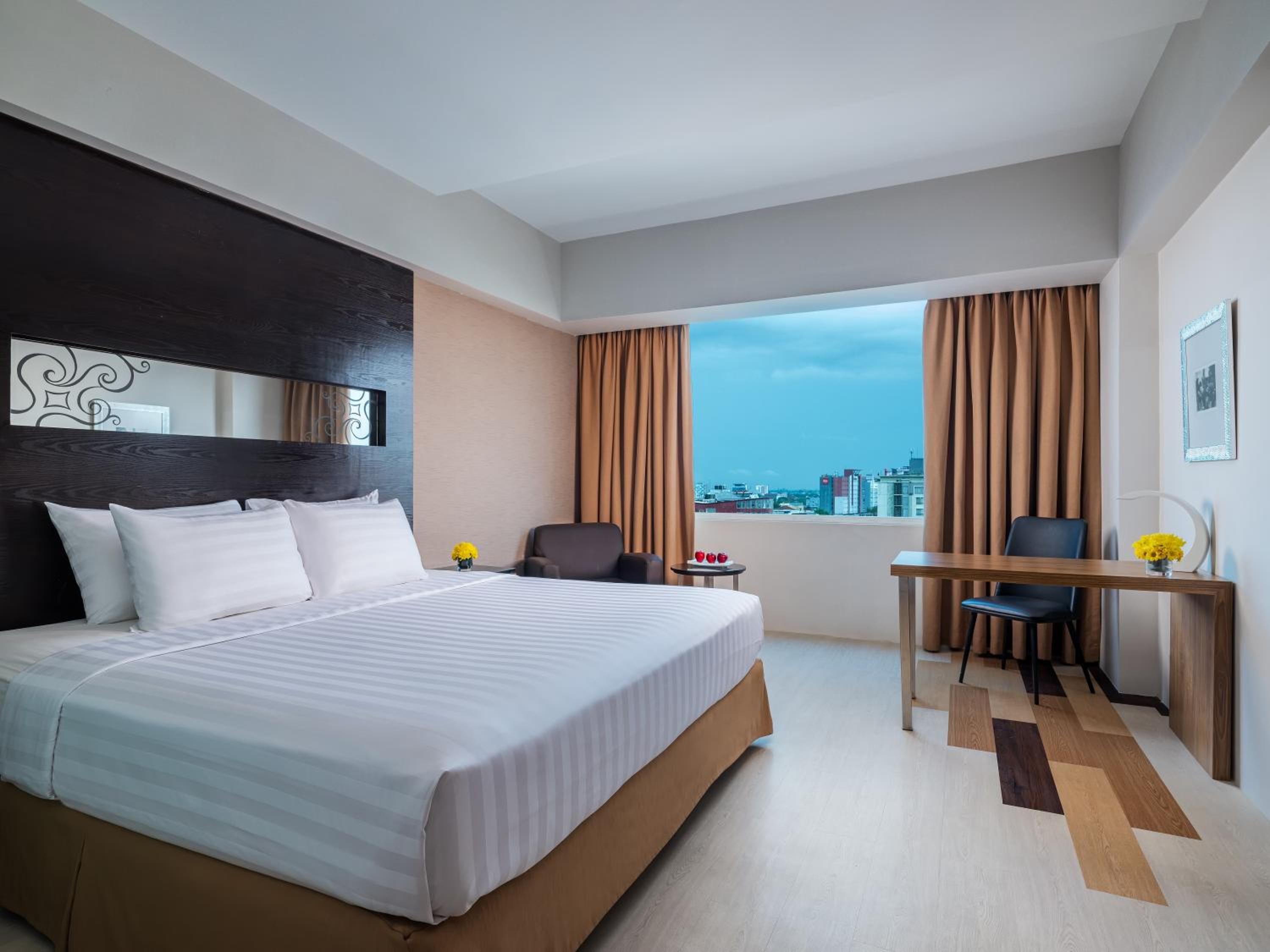 Deluxe Double or Twin Room - Photo 3