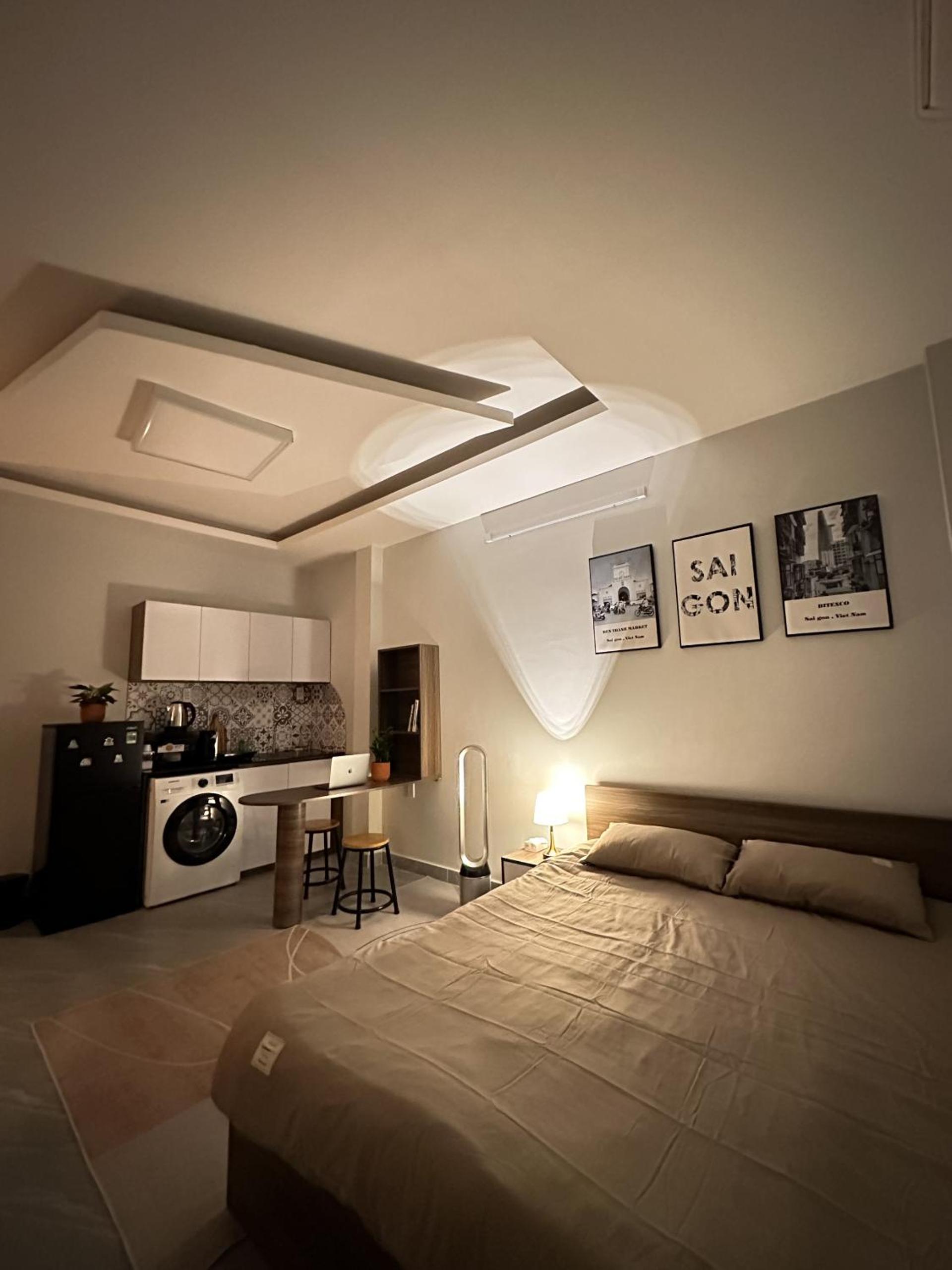 Deluxe Studio