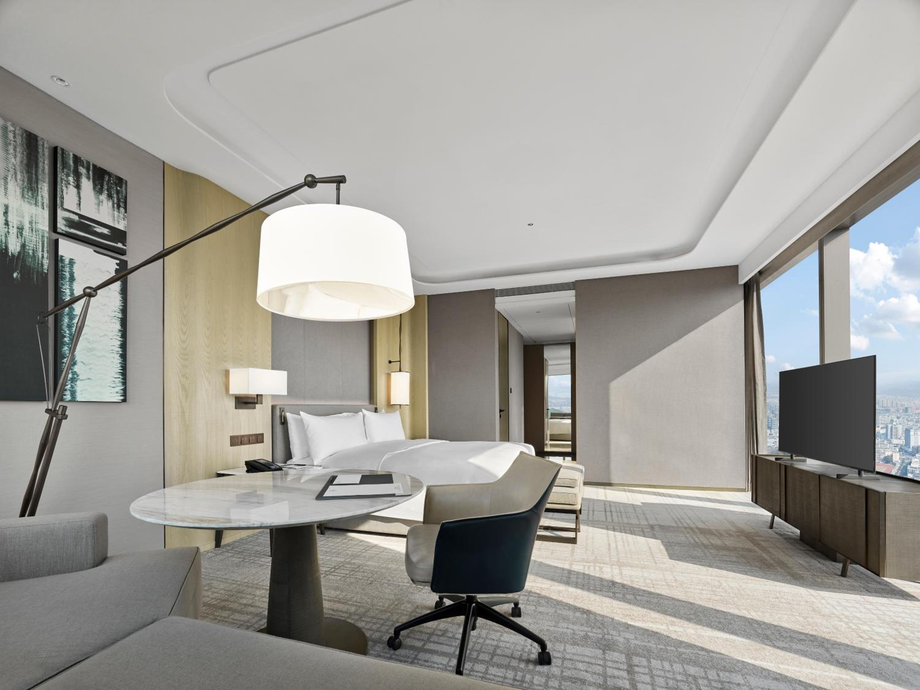Premium King Room - Photo 1