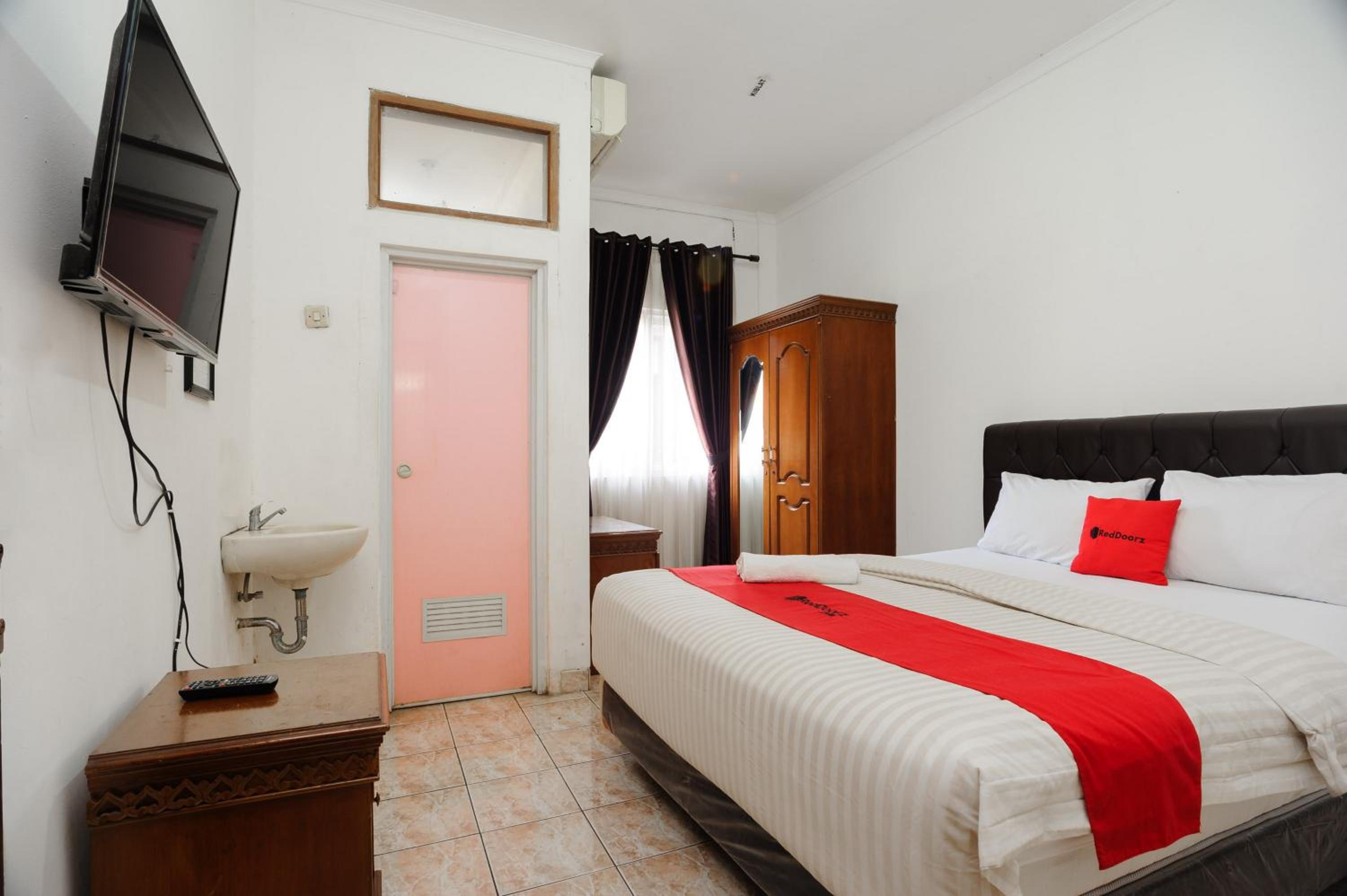 Standard Double Room - Photo 4