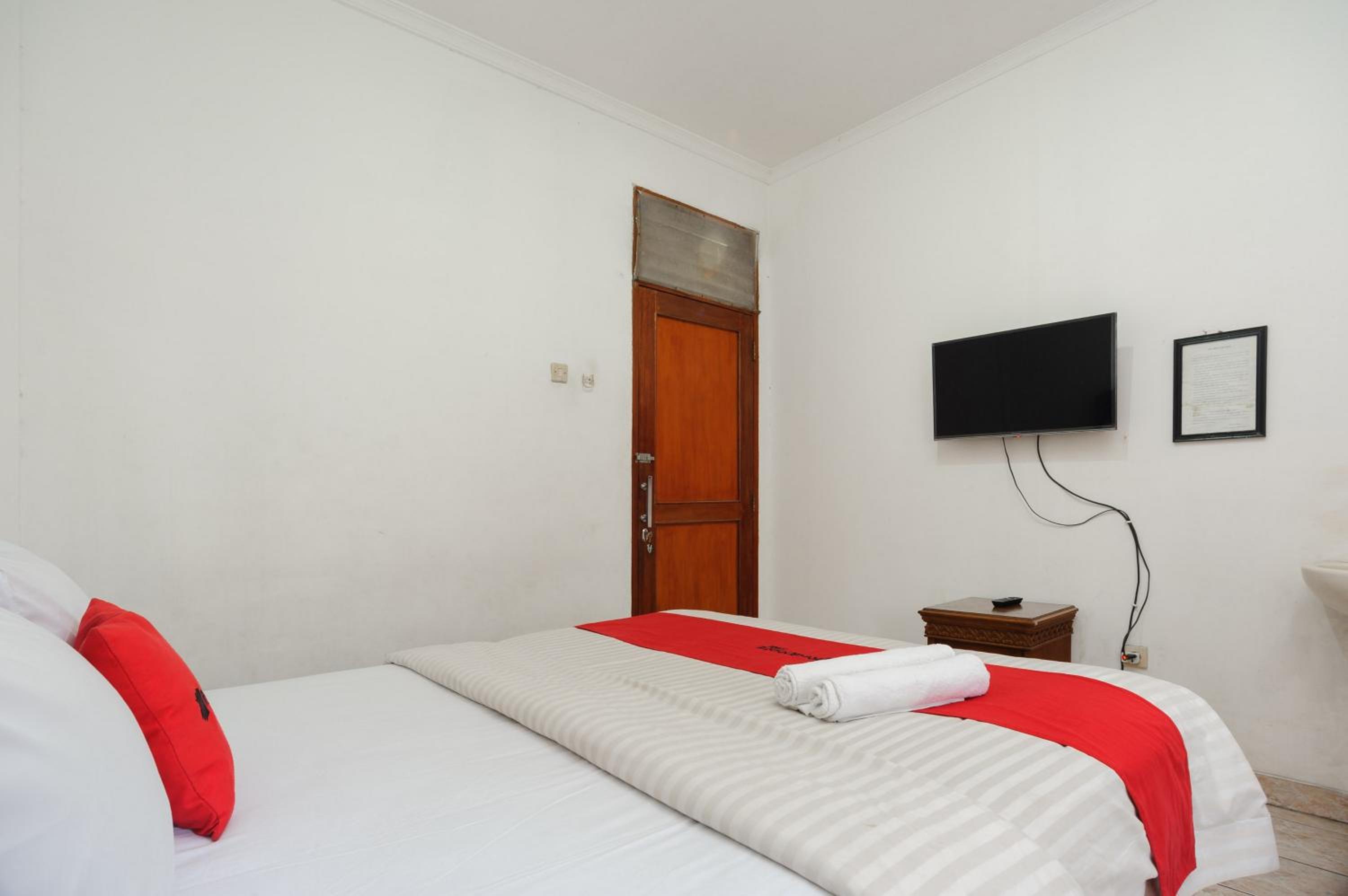 Standard Double Room - Photo 2