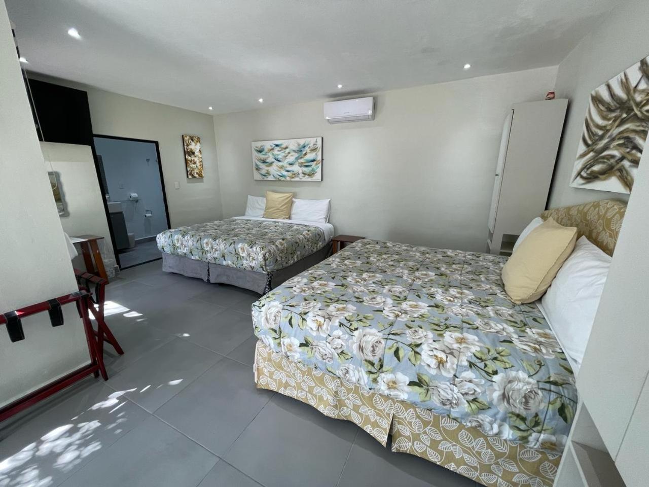 Deluxe Family Suite photo 3