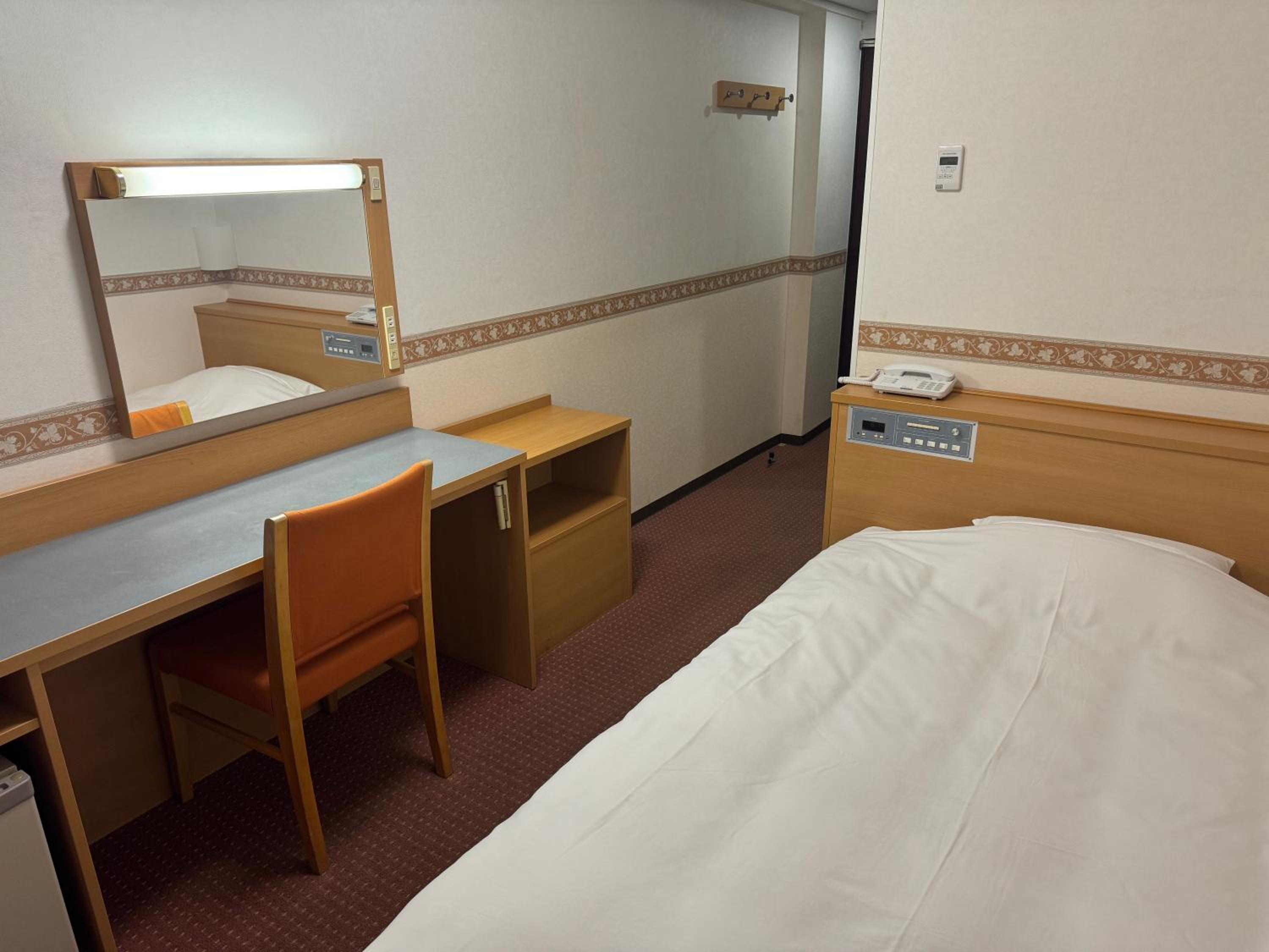 Deluxe Single Room - Smoking