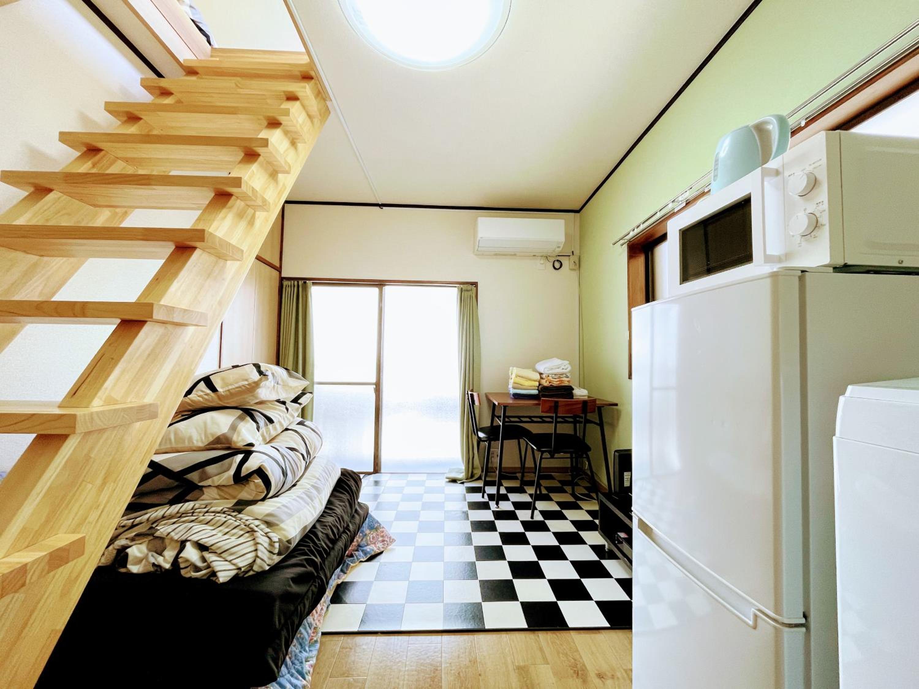 One-Bedroom Apartment photo 1