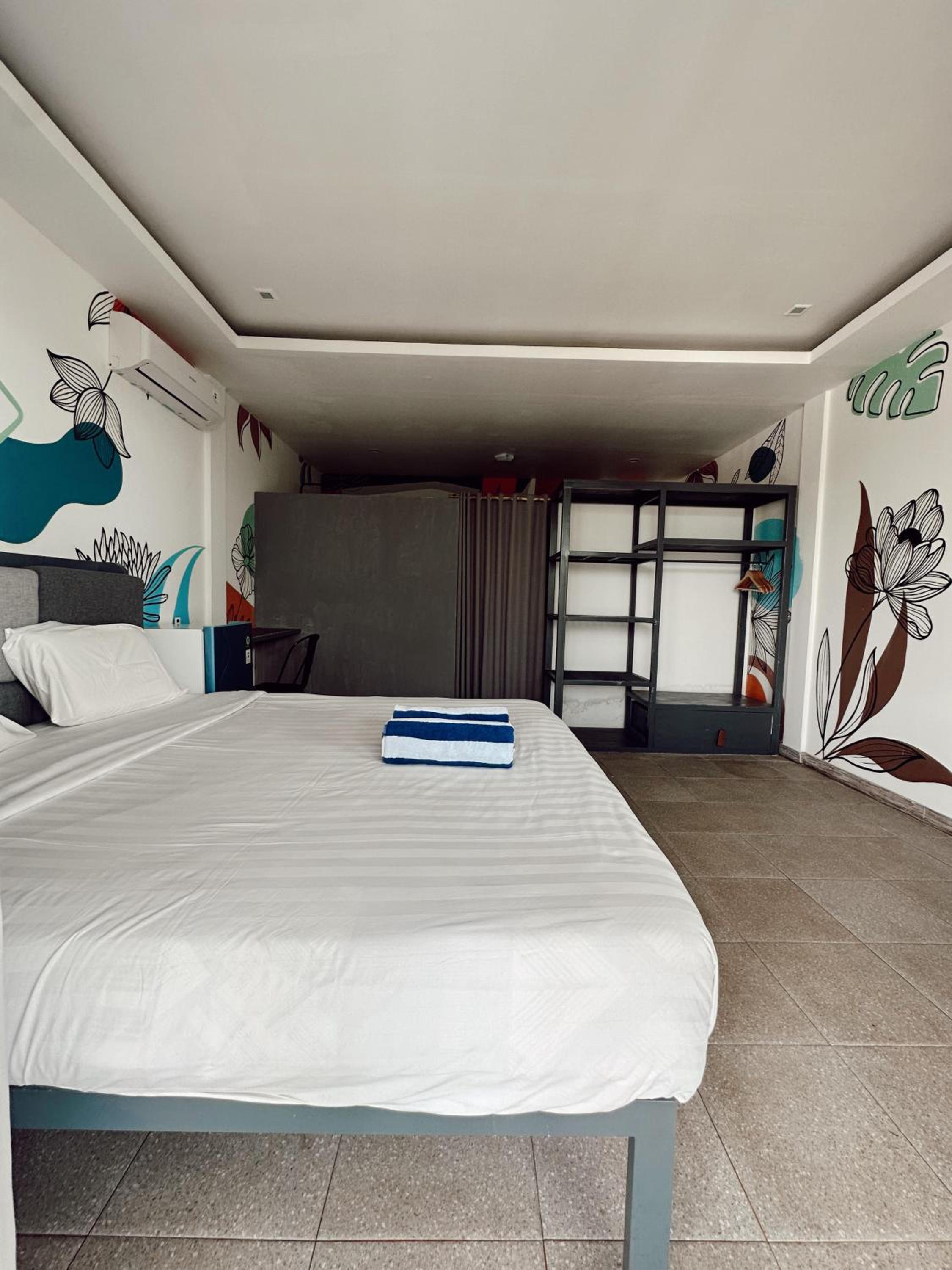 Budget Double Room - Photo 8