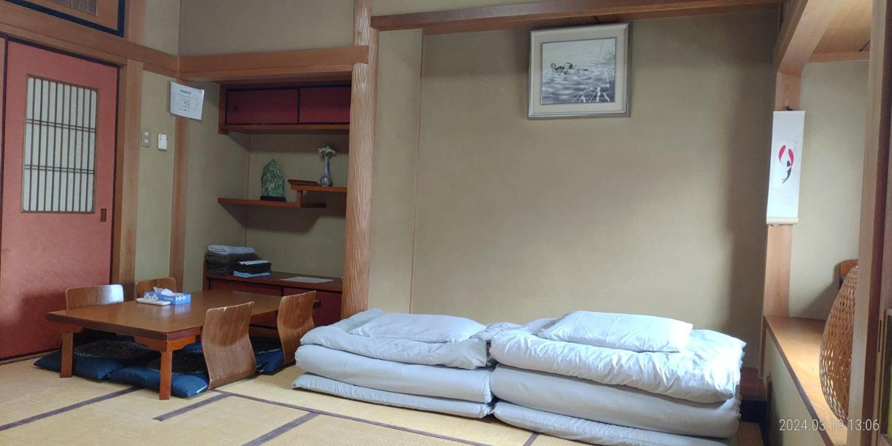 Quadruple Room with Shared Bathroom photo 3