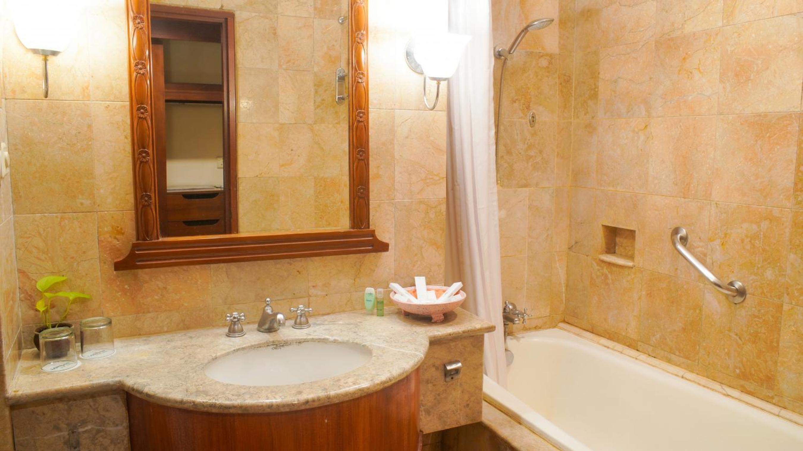 Executive Twin Room - Photo 5