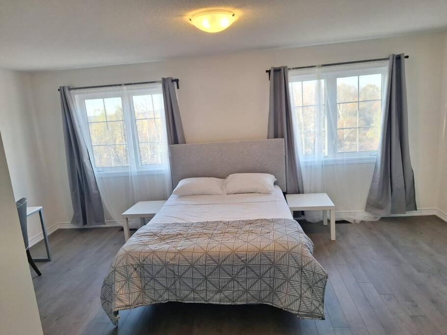 Three-Bedroom Apartment photo 1