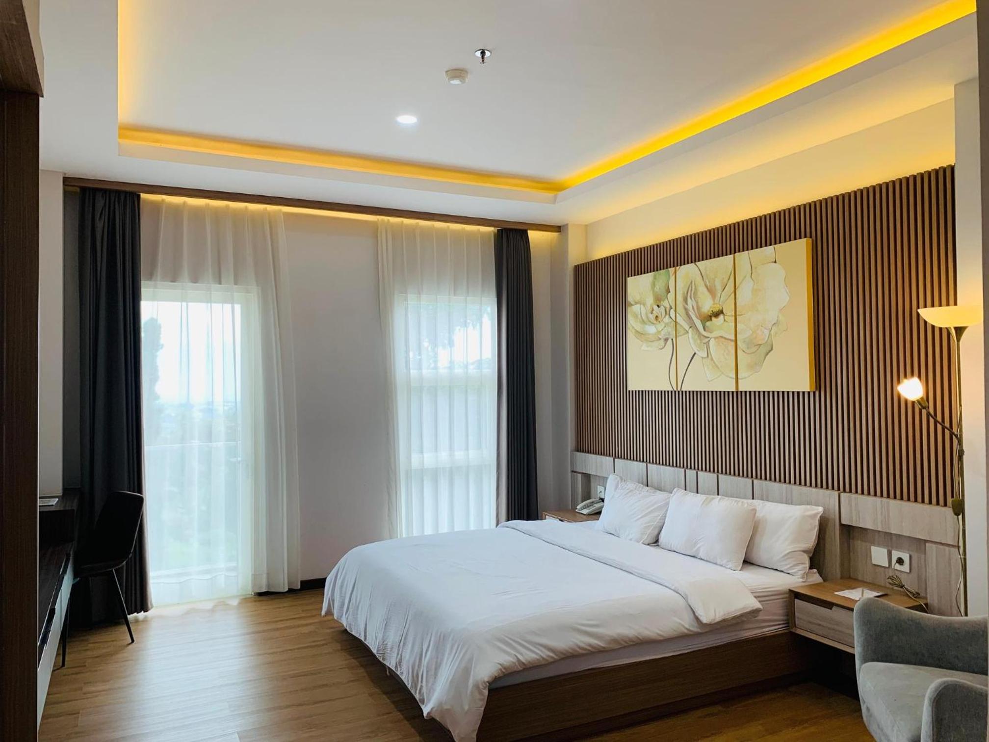 King Room With Pool View photo 2