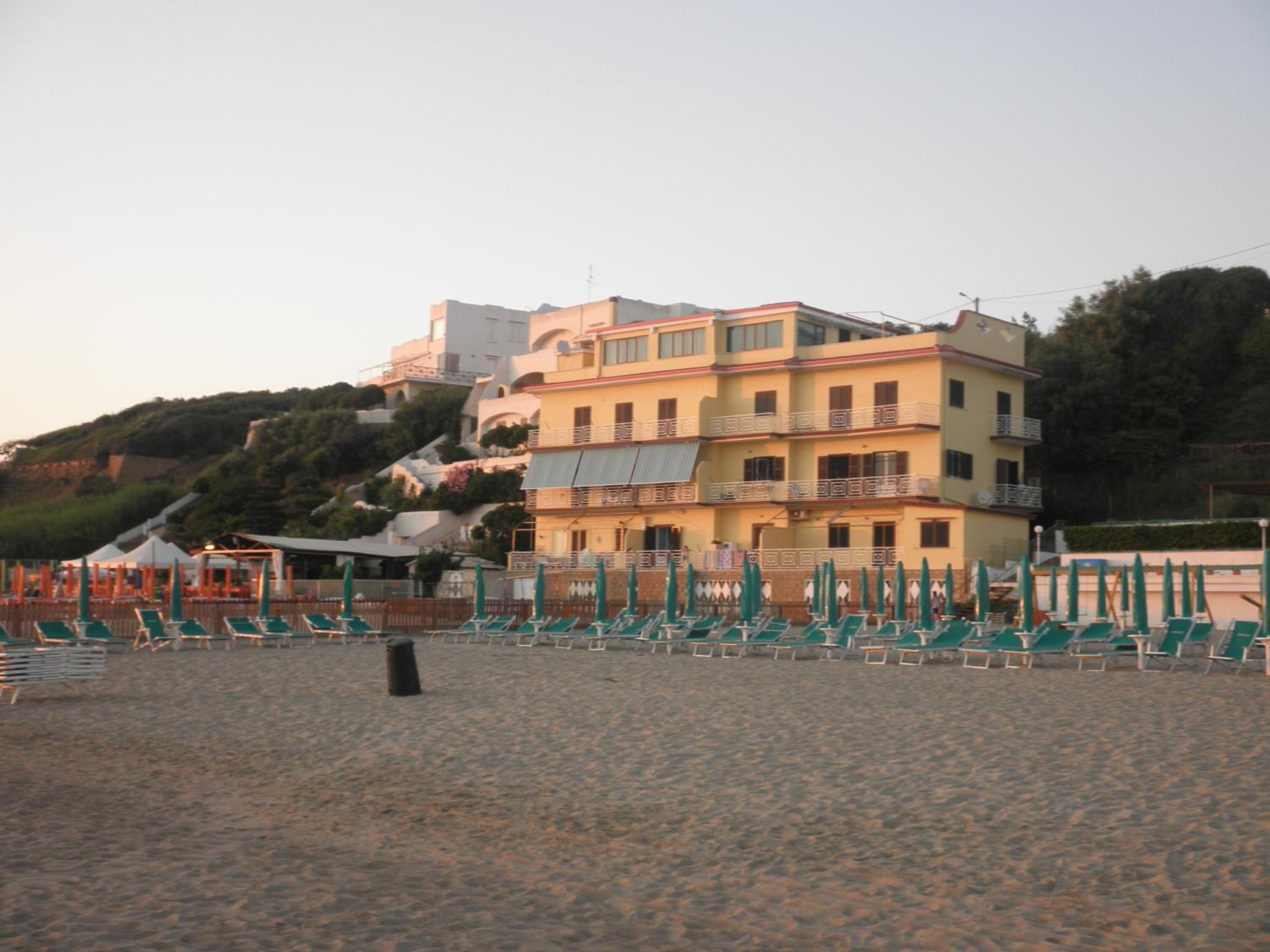 Two-Bedroom Apartment with Sea View photo 2