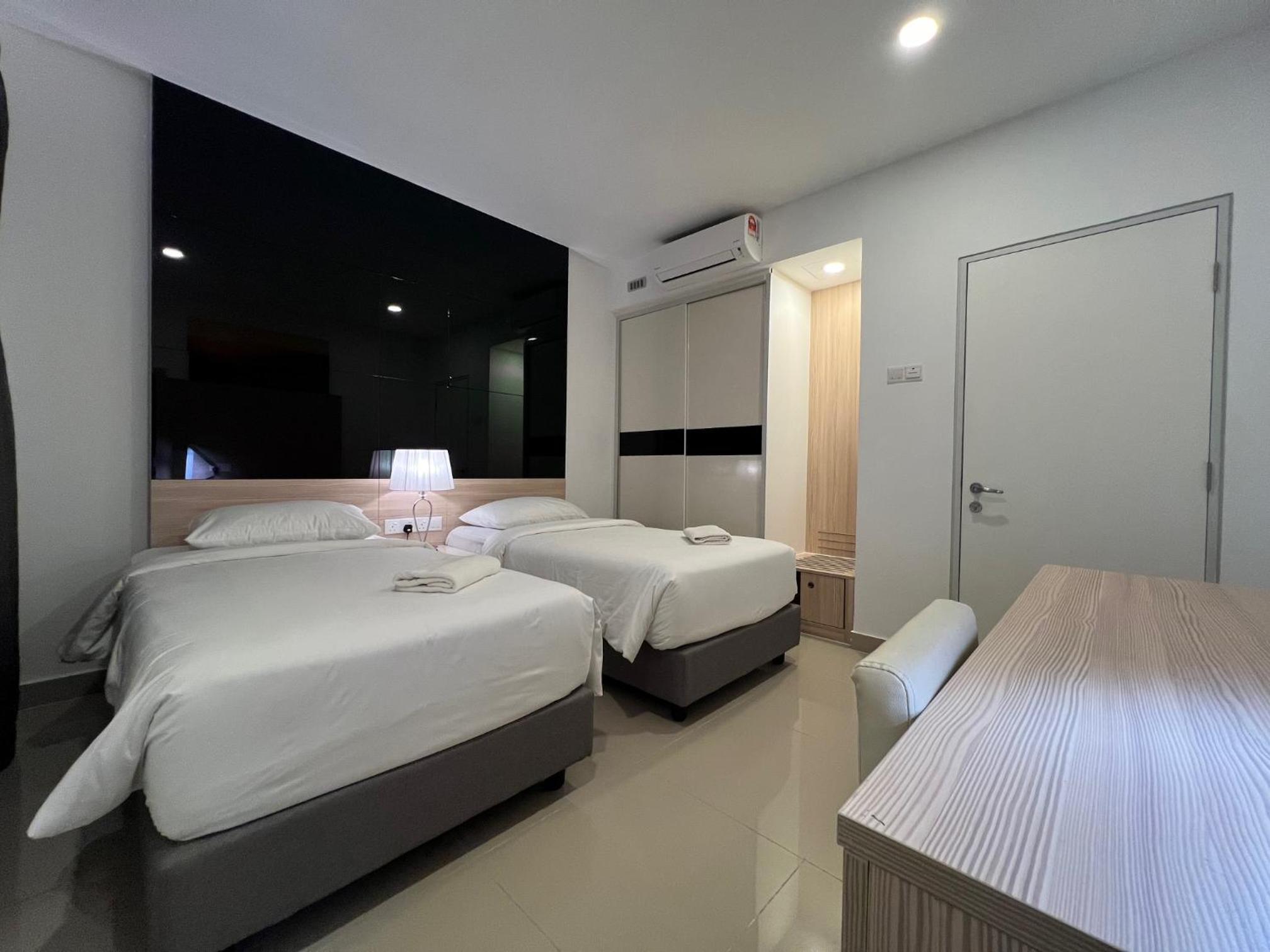 Standard Family Room - Photo 5