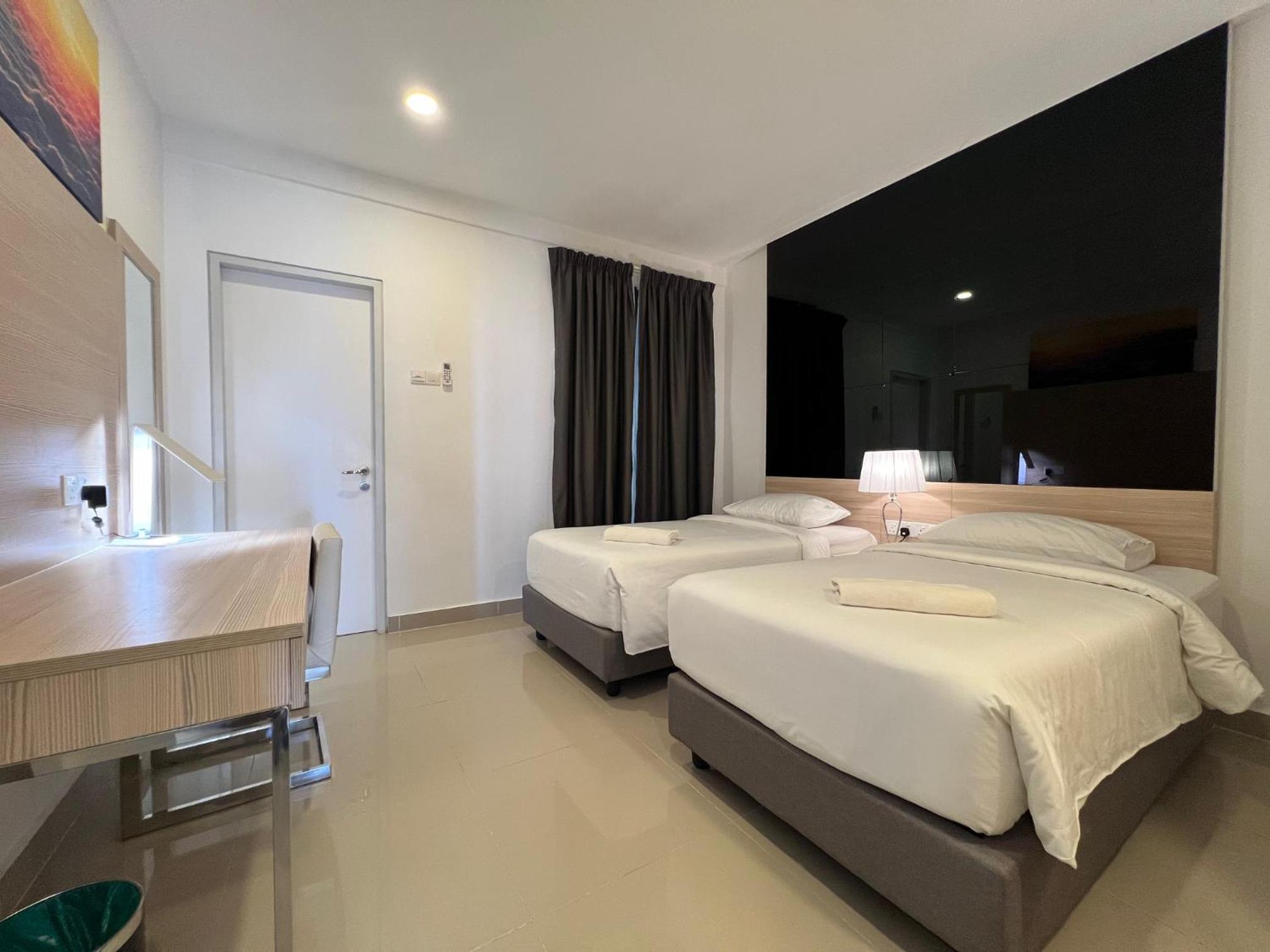 Standard Family Room - Photo 6