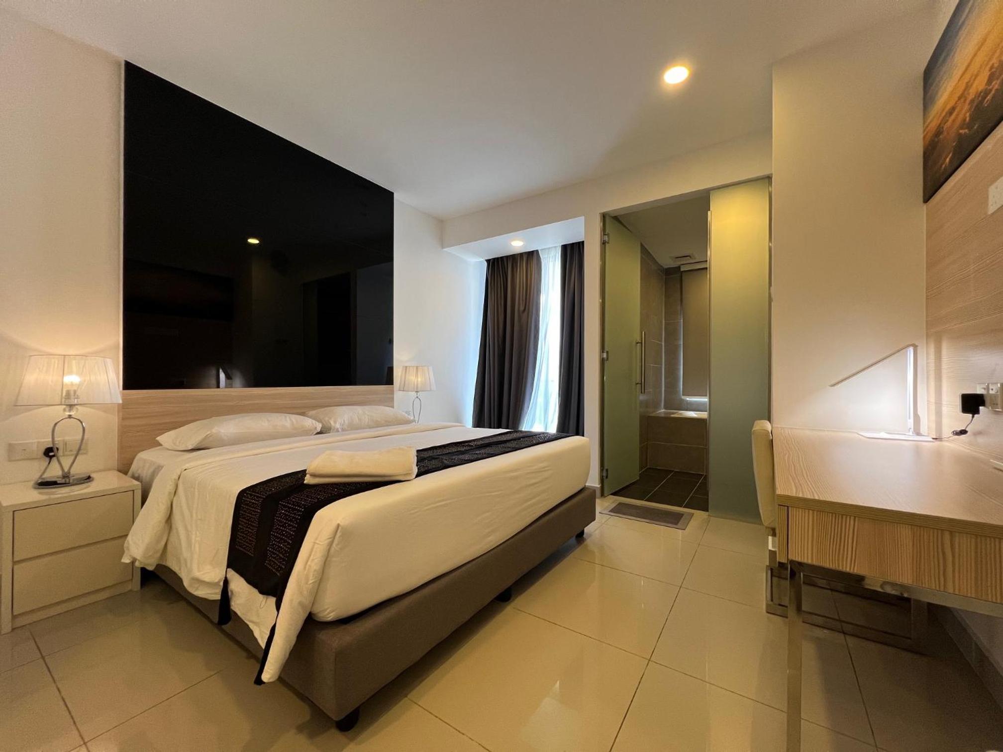 Standard Family Room - Photo 16