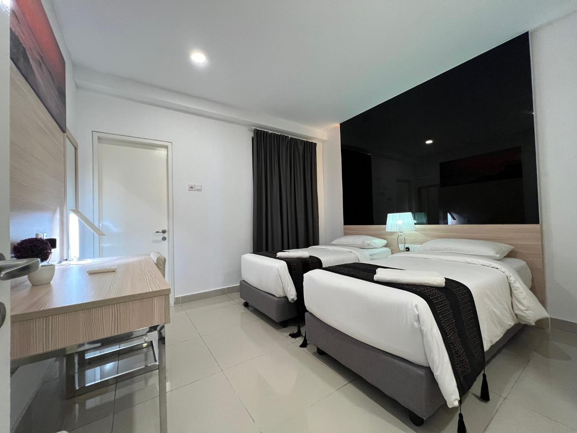 Standard Family Room - Photo 18