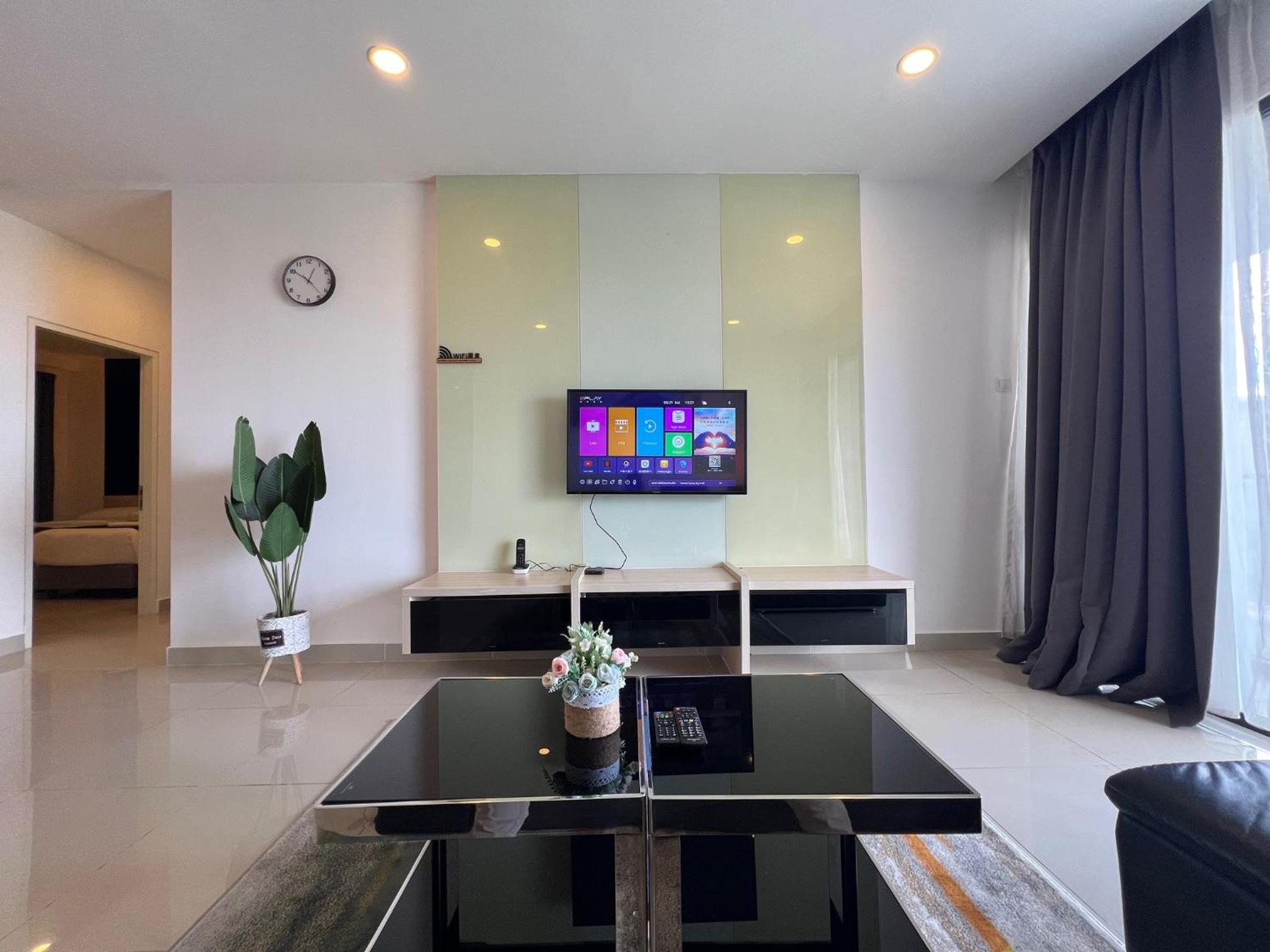 Standard Family Room - Photo 15
