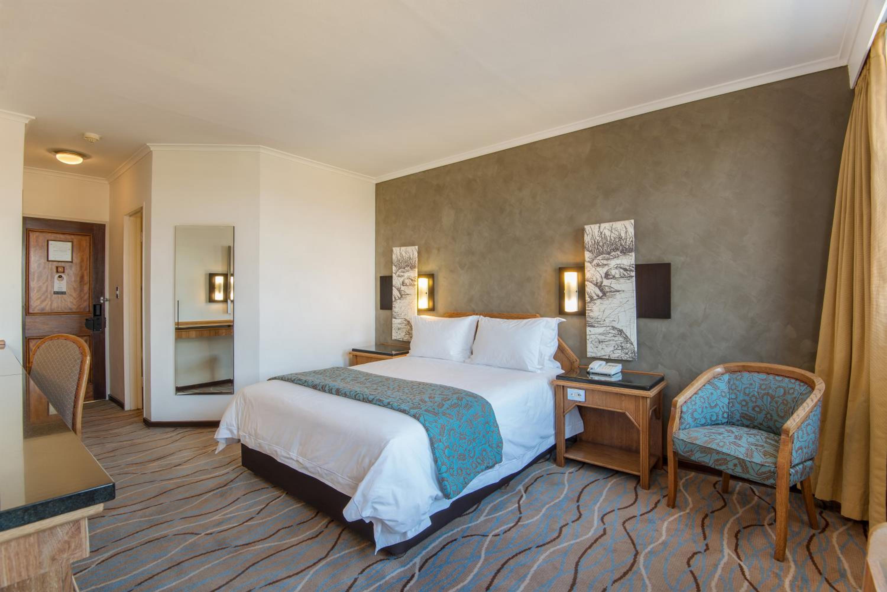 Standard Queen Room - Photo 3