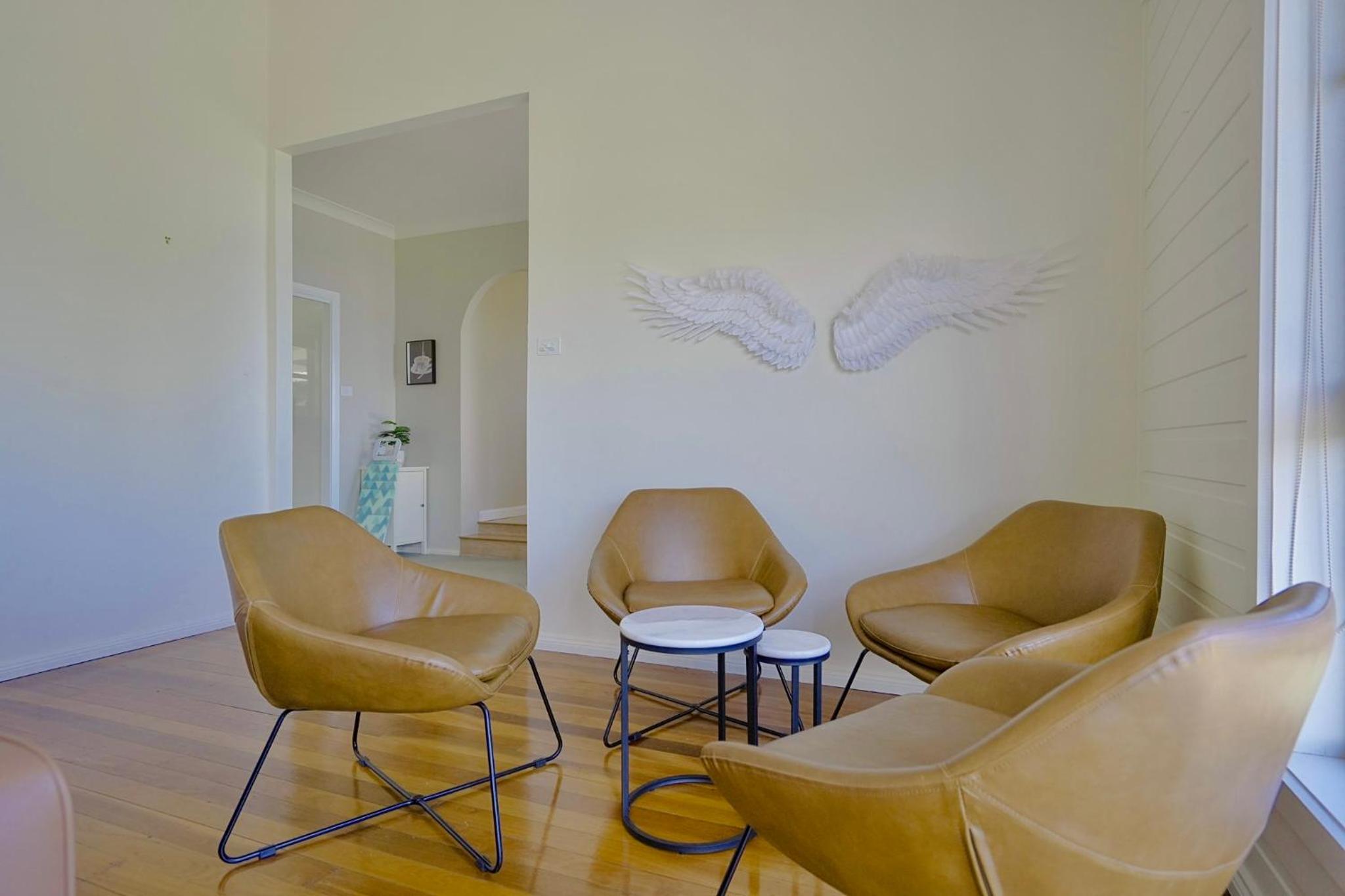 Five-Bedroom House photo 1