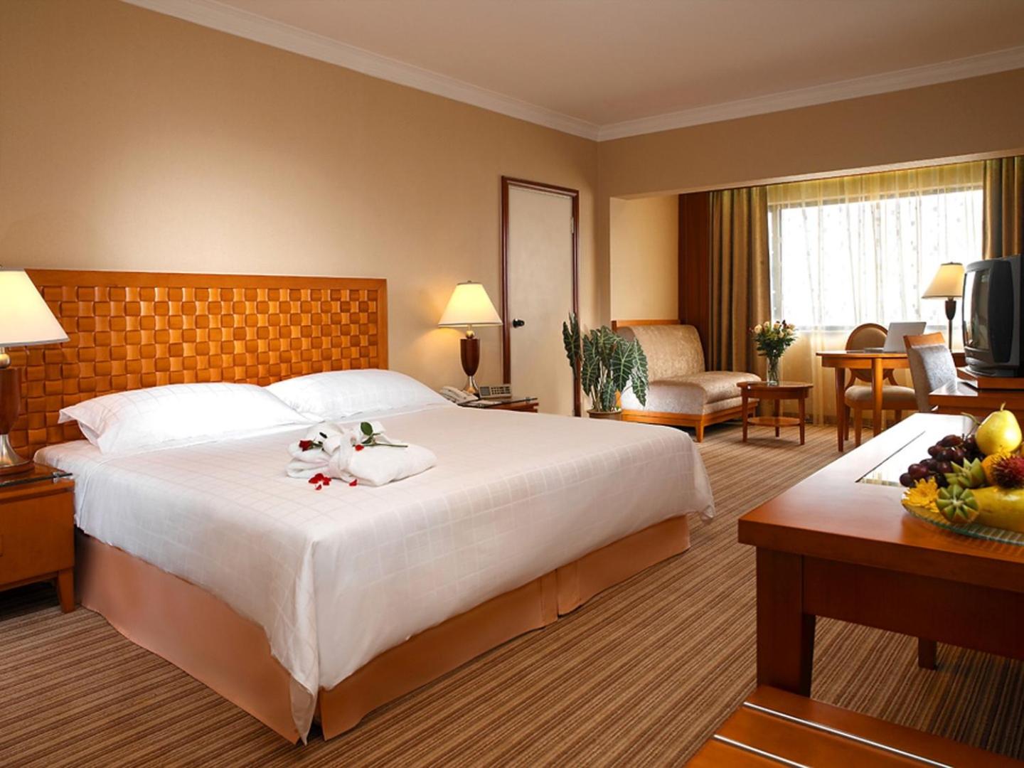 Deluxe Room - Photo 2