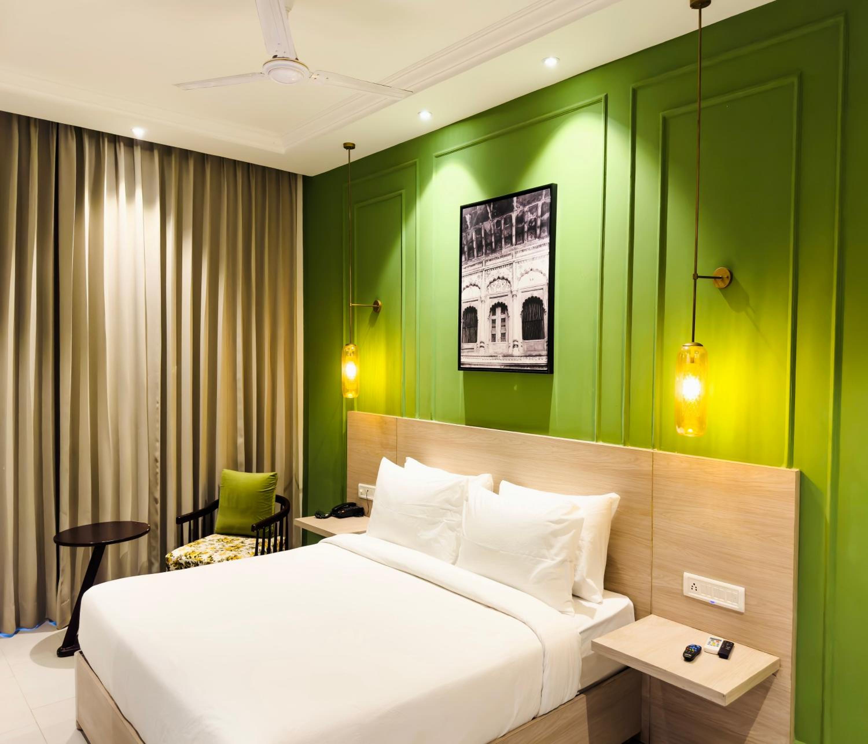 Deluxe Room - Photo 1