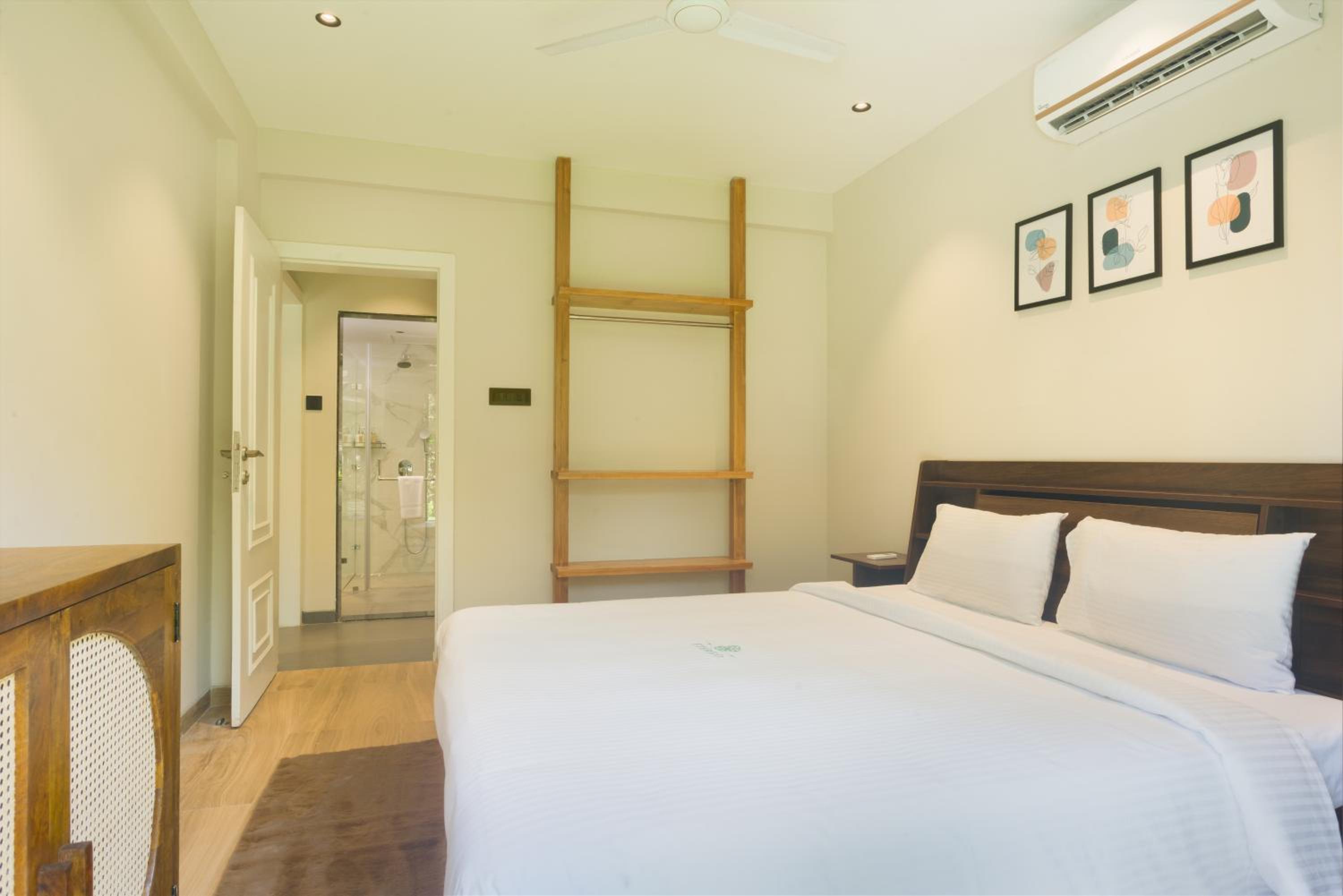 Luxury 2 BHK With Private Garden photo 1