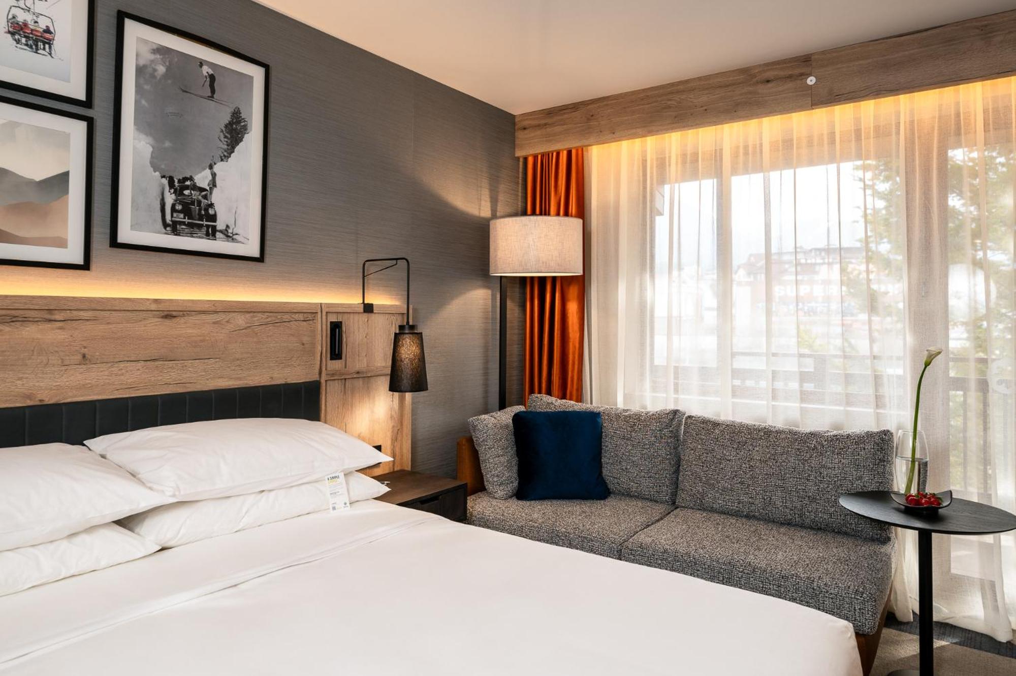 Deluxe King Room with Sofa