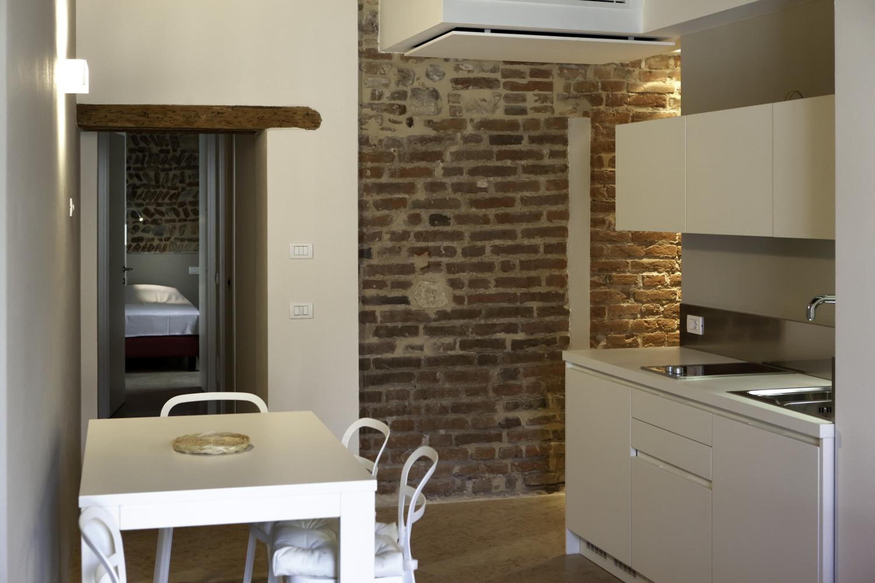 Two-Bedroom Apartment with Balcony - Photo 16
