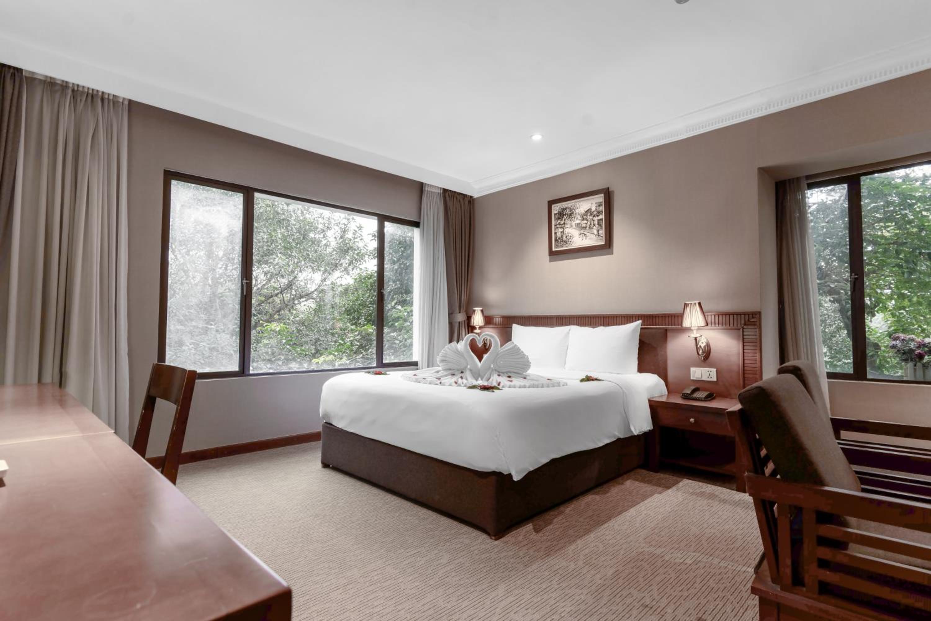 Junior Suite with Park View