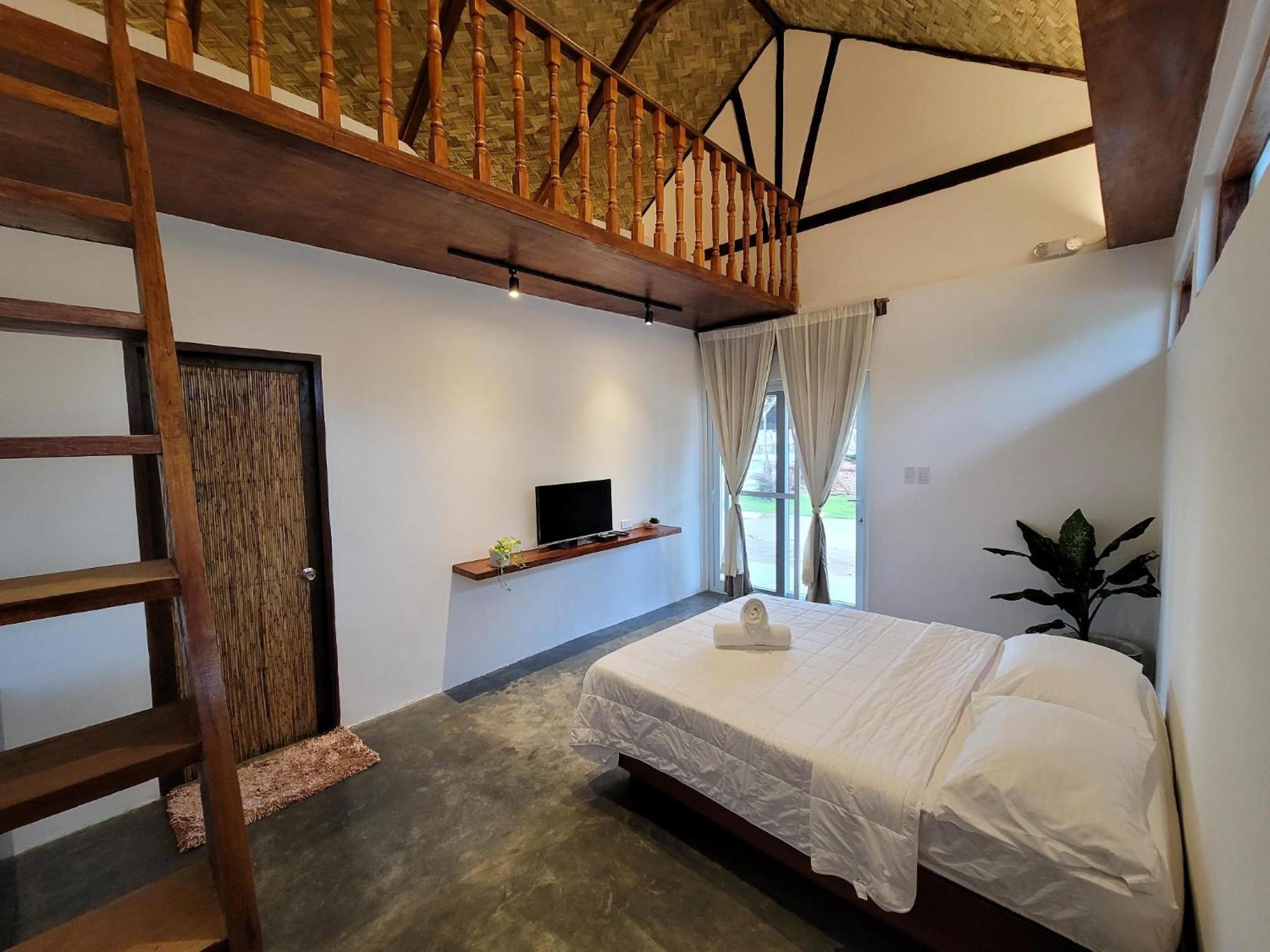 Deluxe Family Room - Photo 1