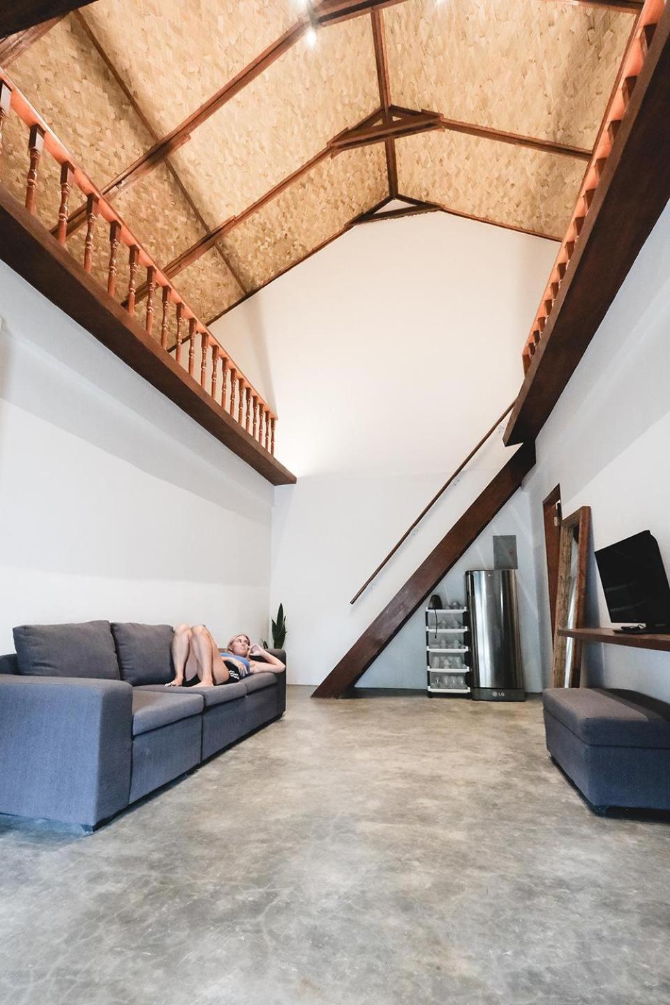 Executive Suite - Photo 8