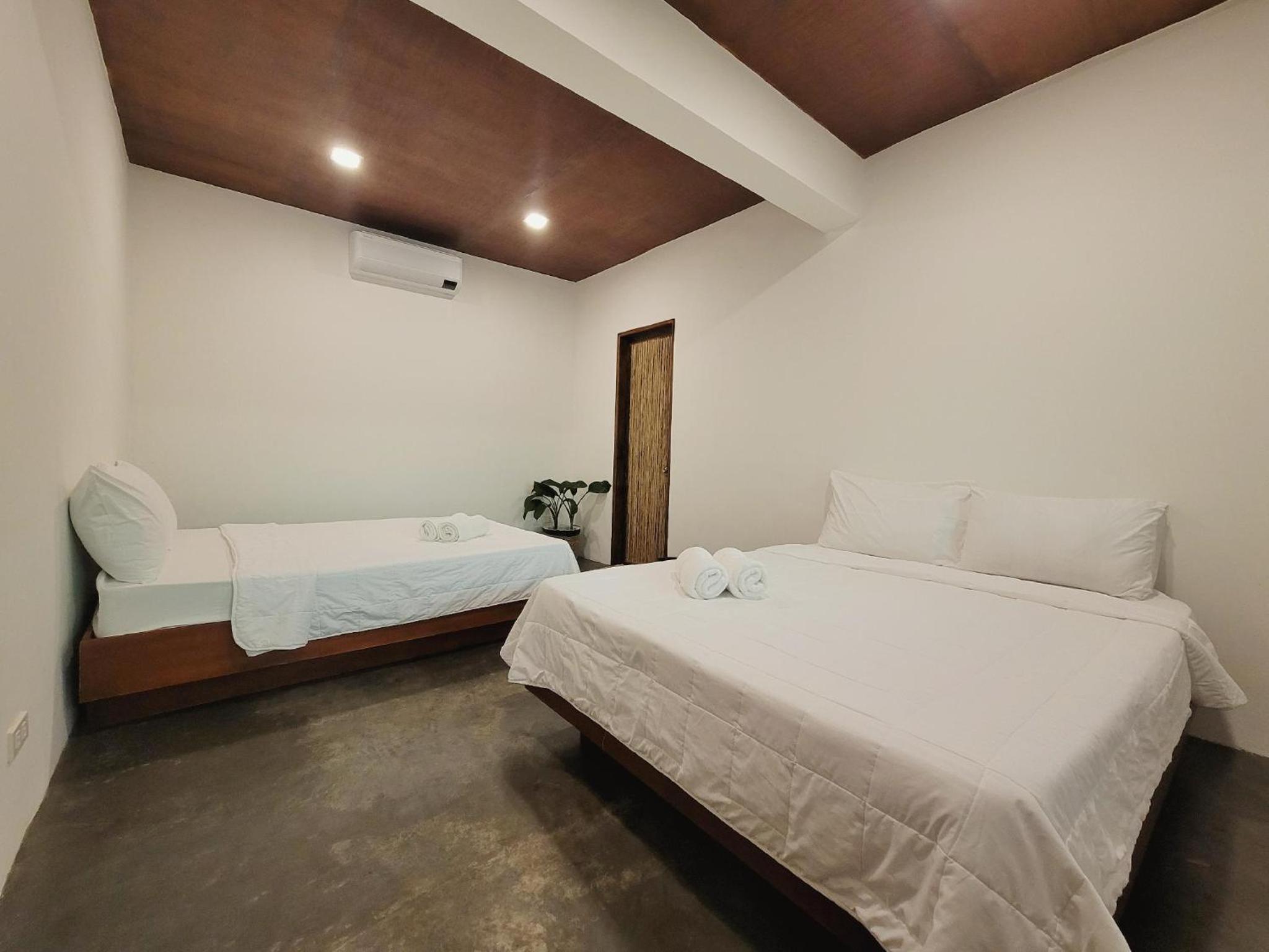 Executive Suite - Photo 4